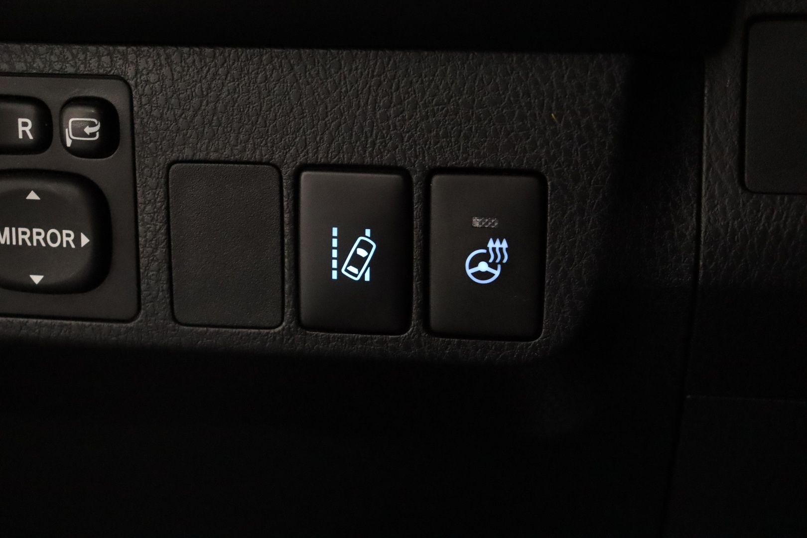TOYOTA RAV4 2018