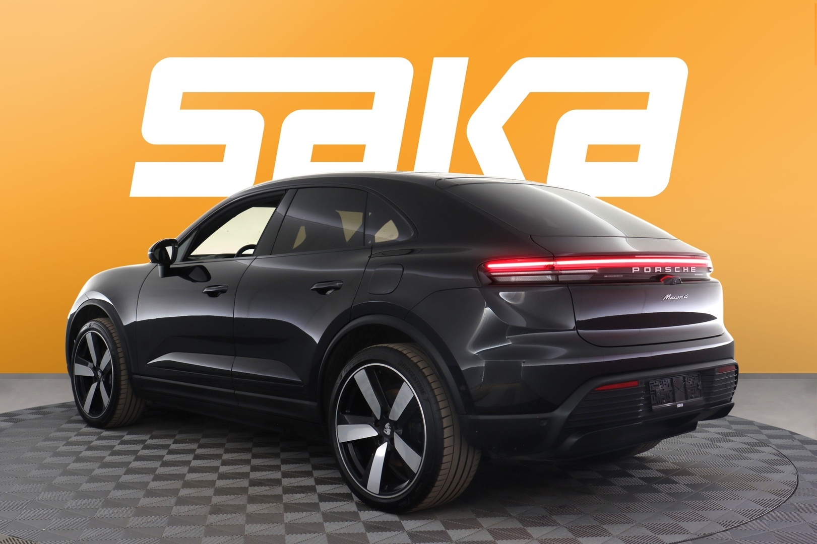 PORSCHE Macan 2024
