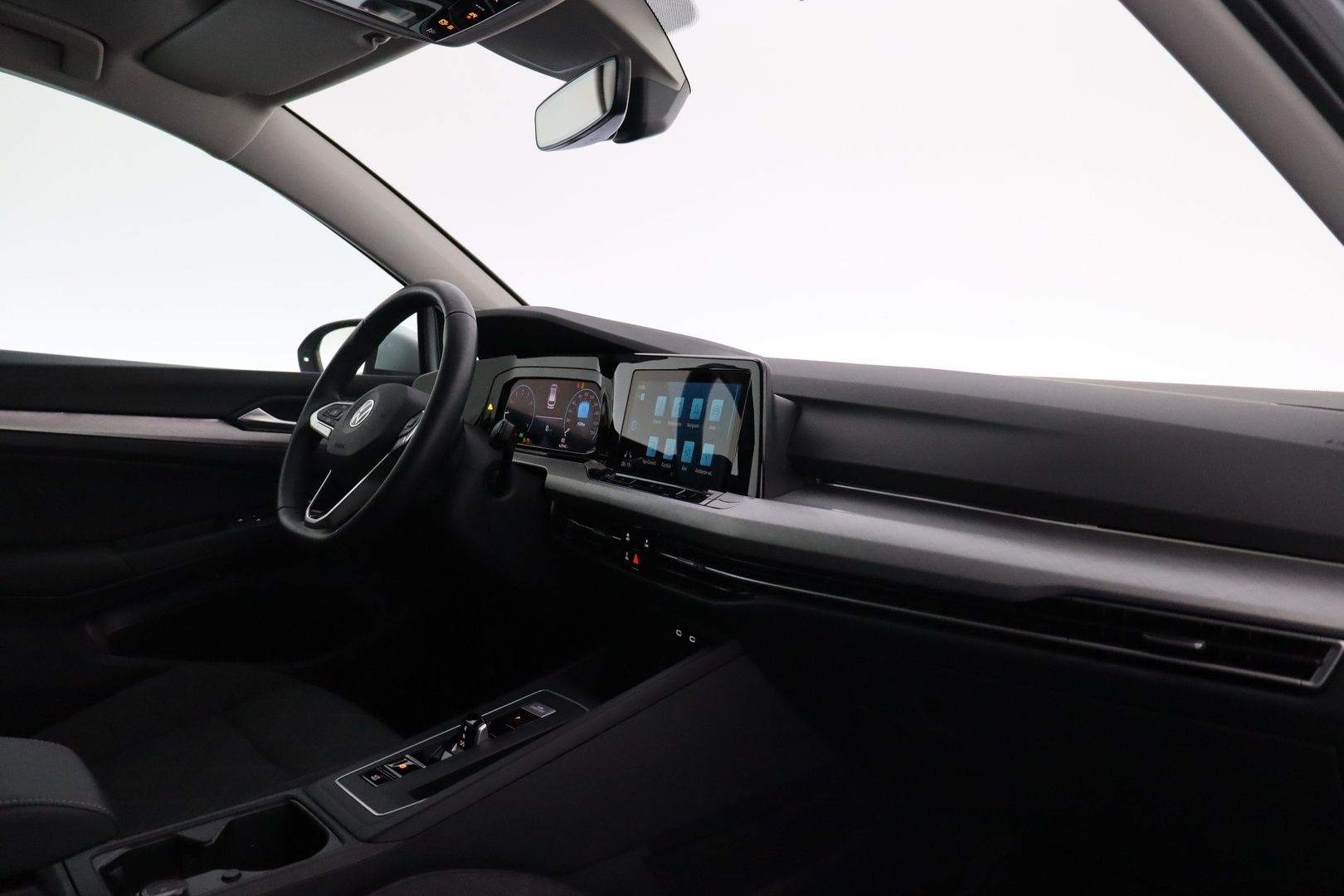 VOLKSWAGEN Golf 2023