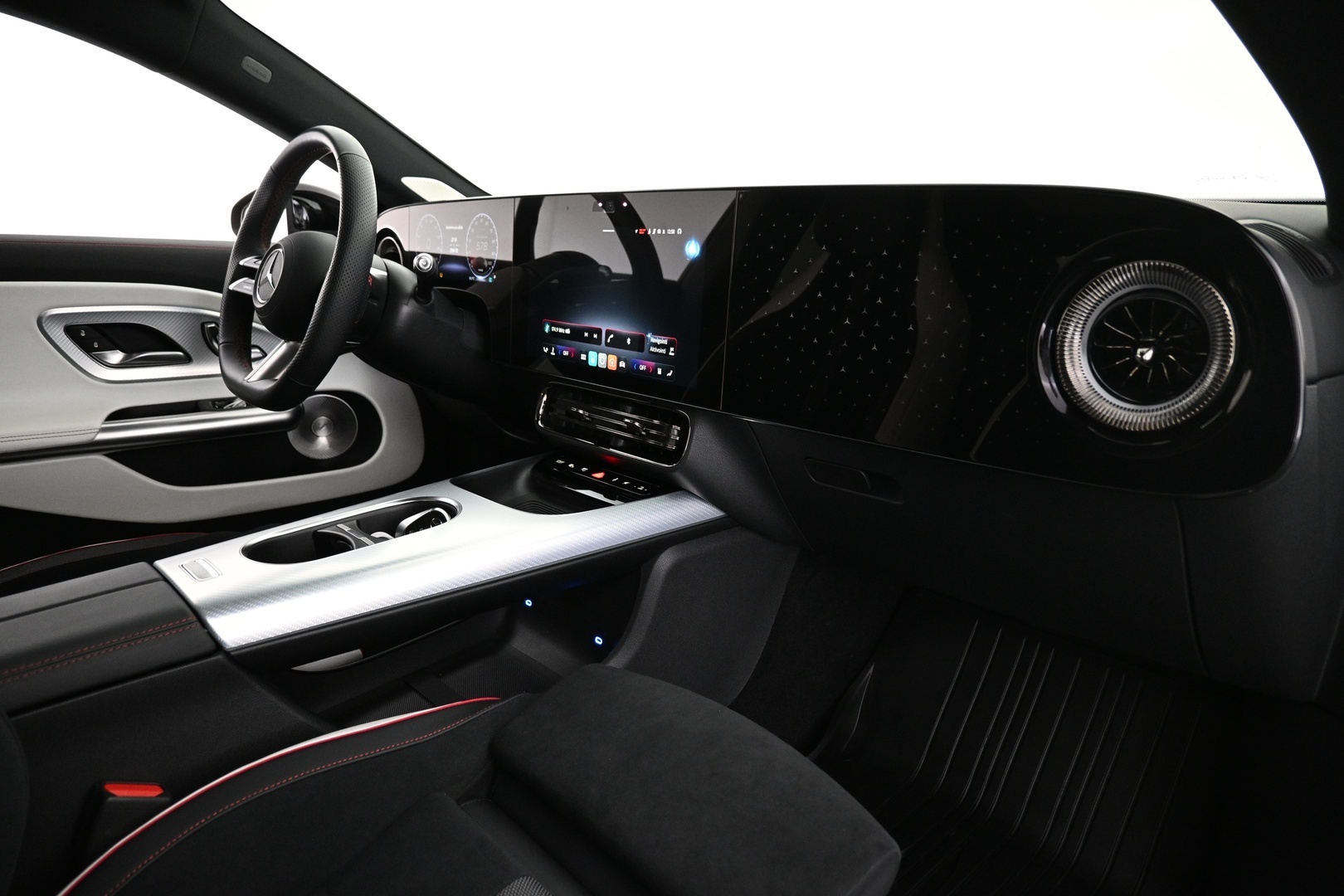 MERCEDES-BENZ CLA 2025