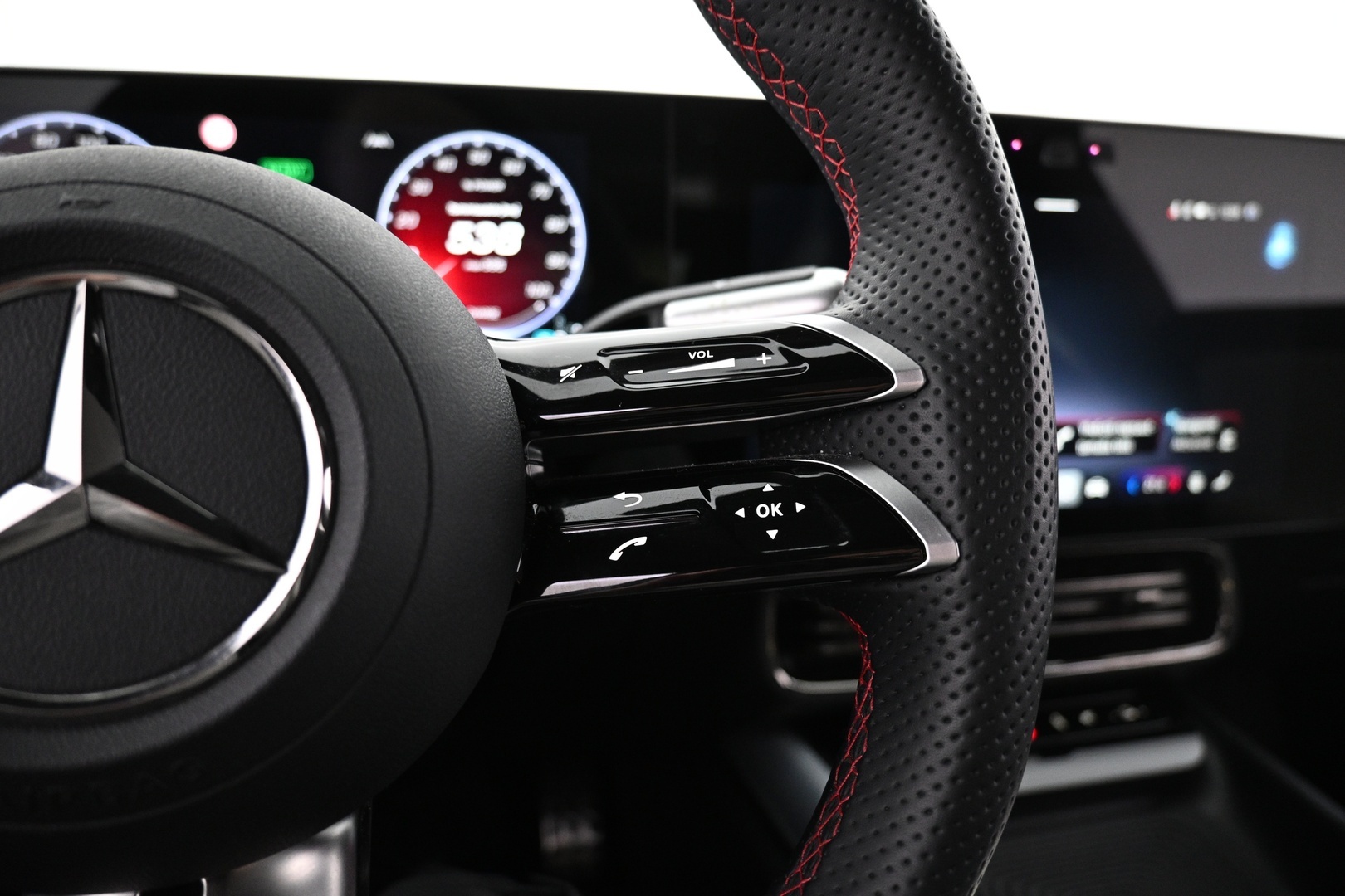 MERCEDES-BENZ CLA 2025