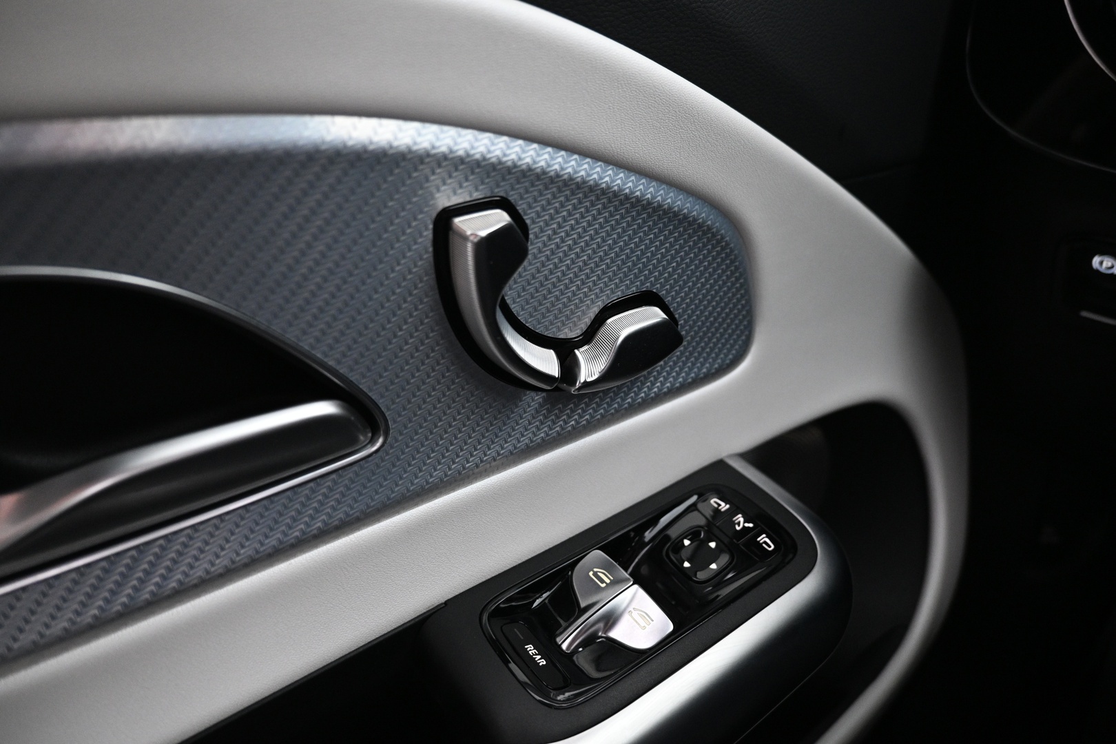 MERCEDES-BENZ CLA 2025