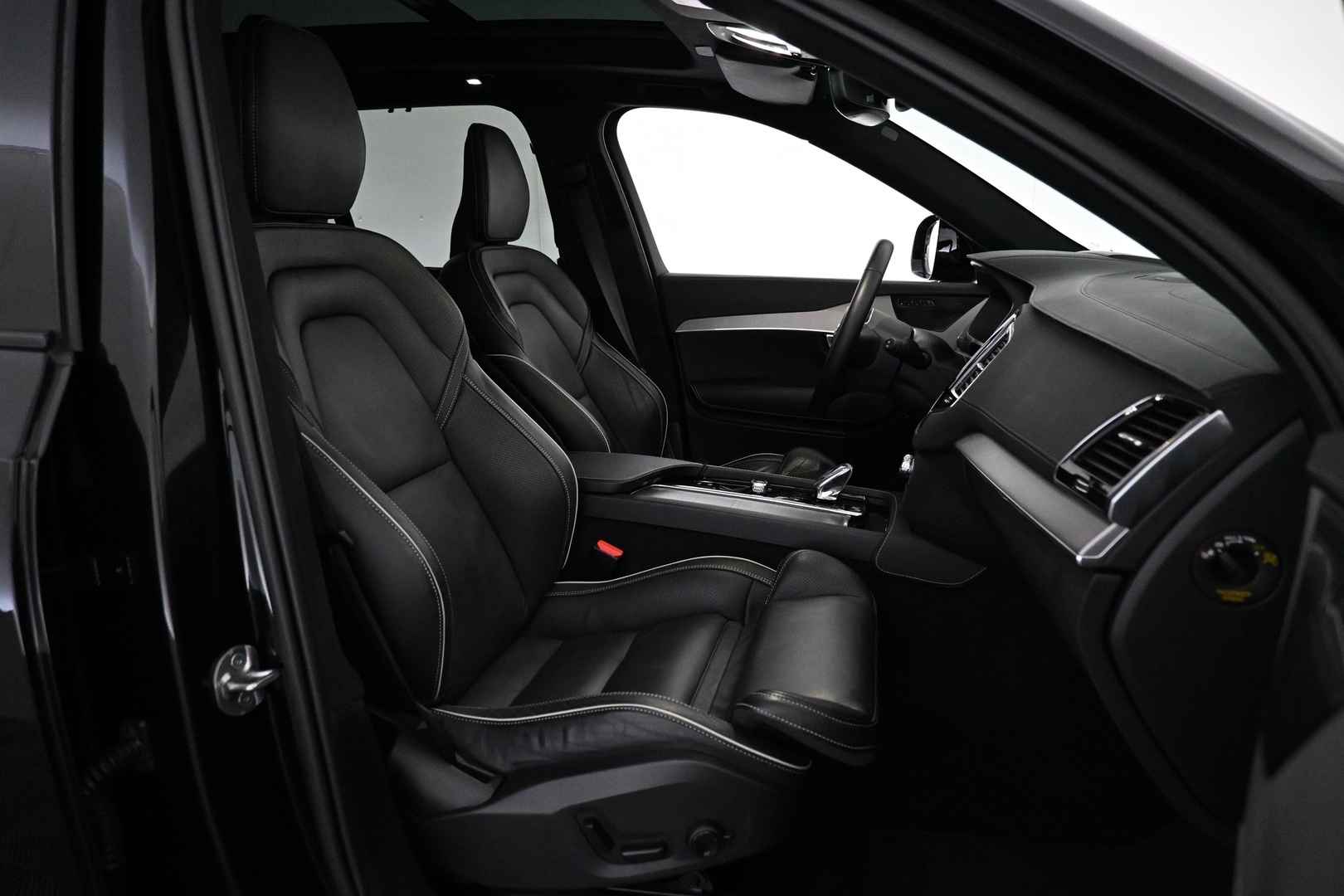 VOLVO XC90 2023