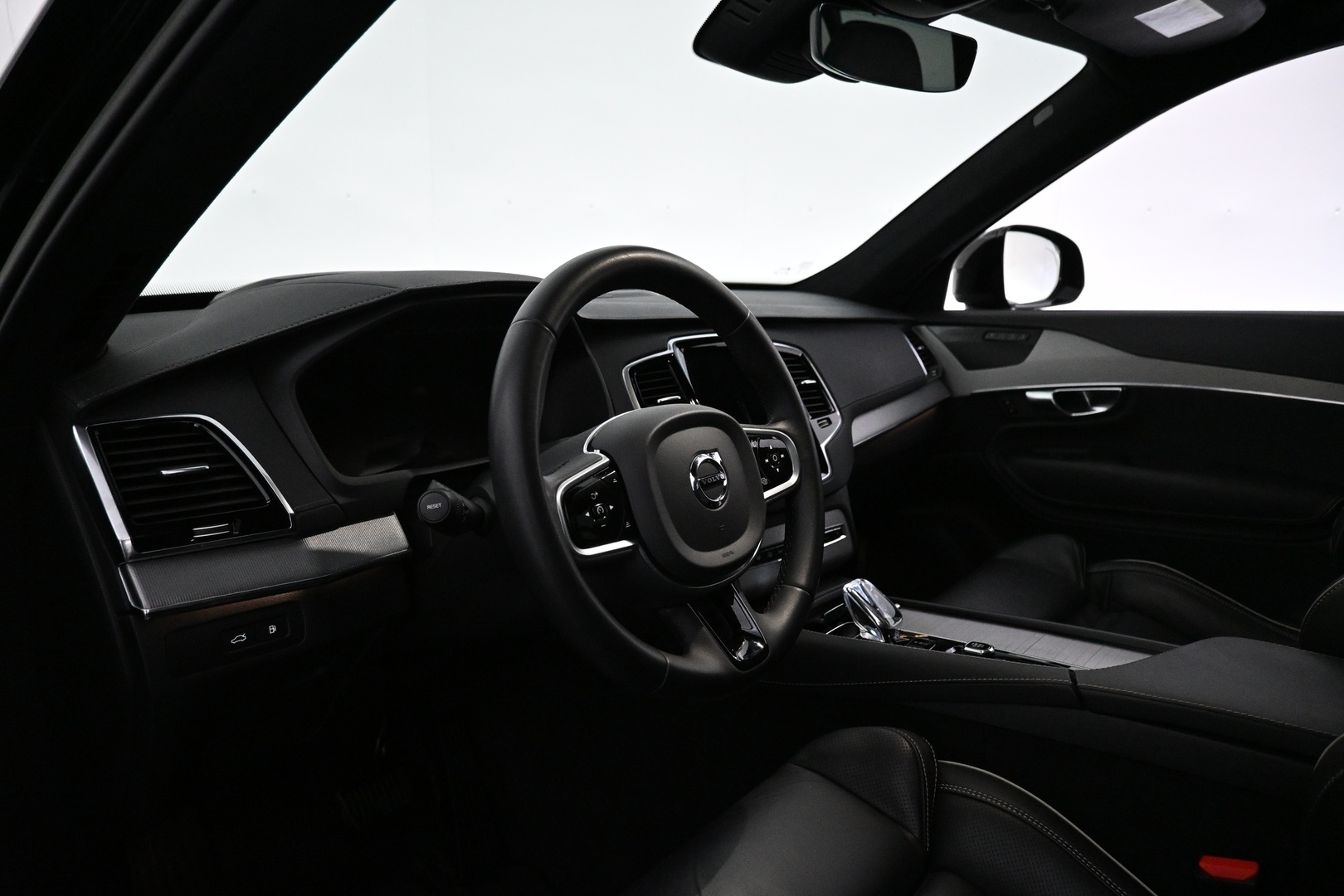 VOLVO XC90 2023