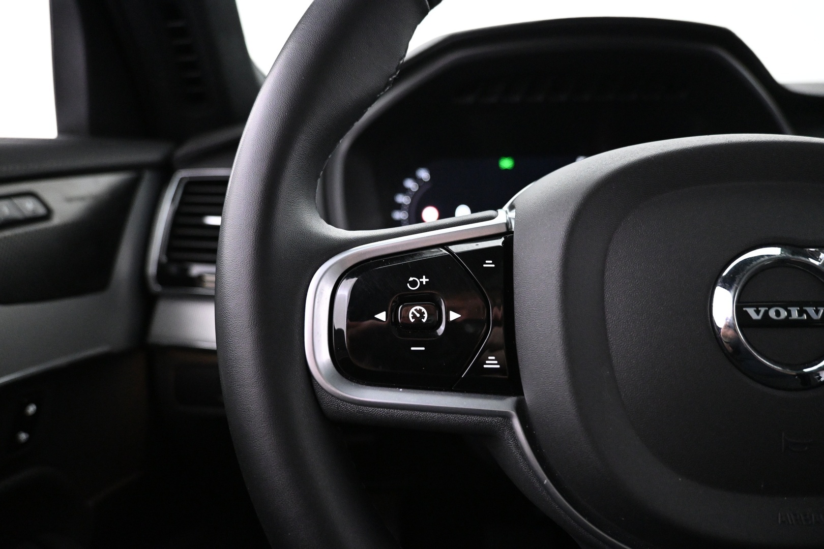VOLVO XC90 2023