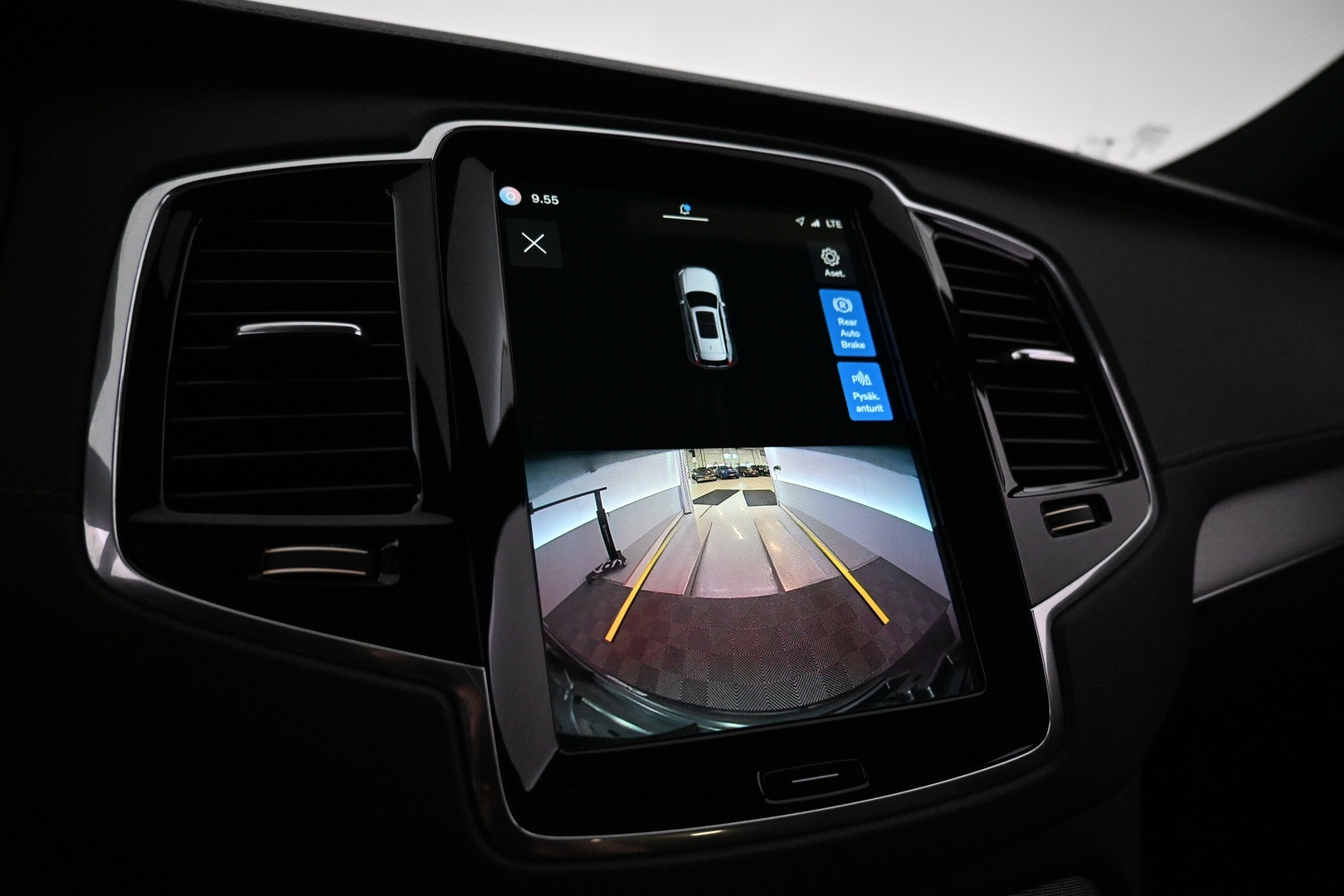 VOLVO XC90 2023