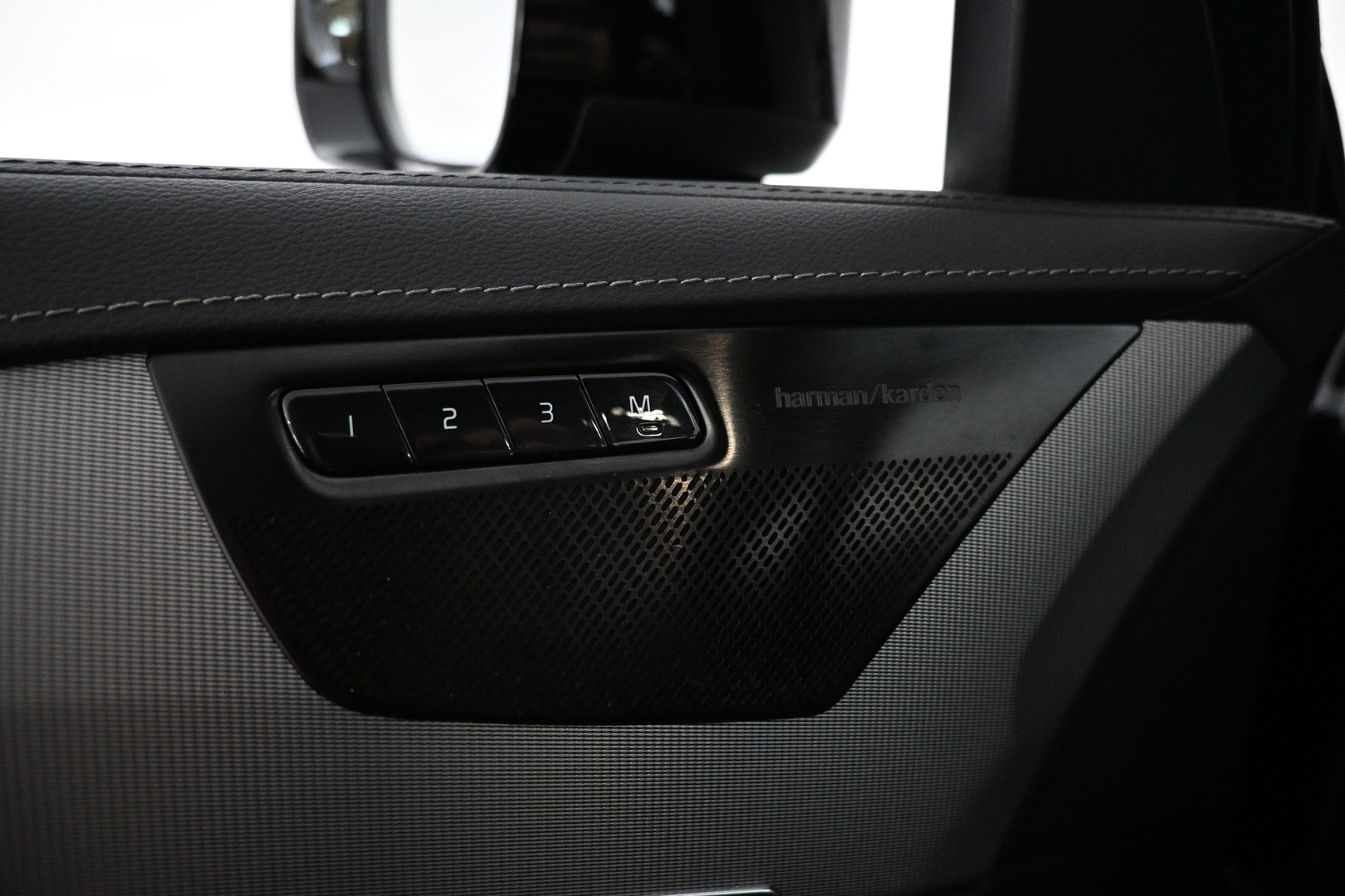 VOLVO XC90 2023