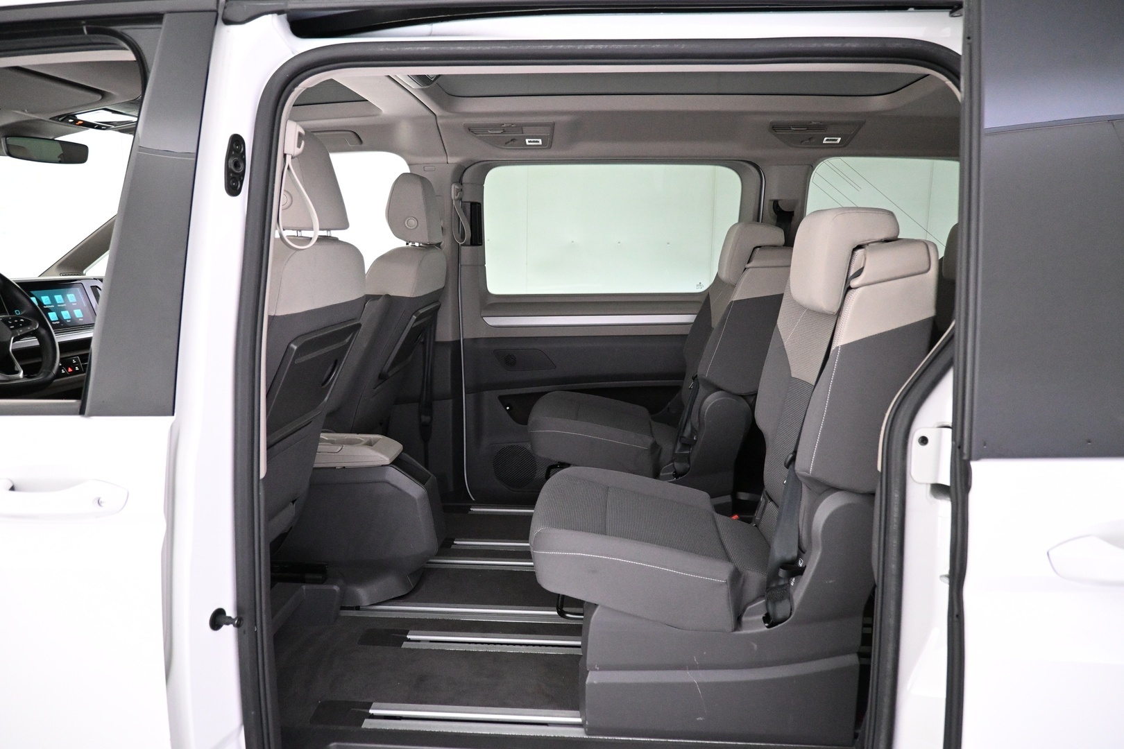 VOLKSWAGEN Multivan 2023