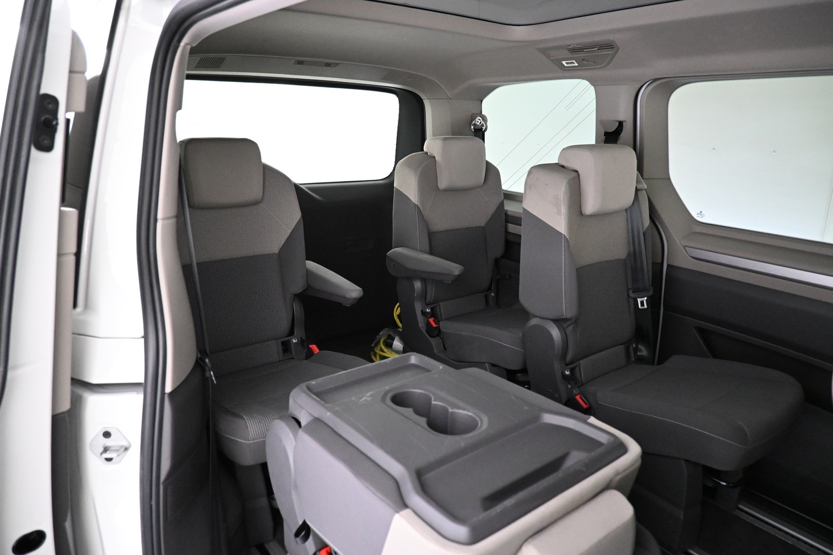 VOLKSWAGEN Multivan 2023