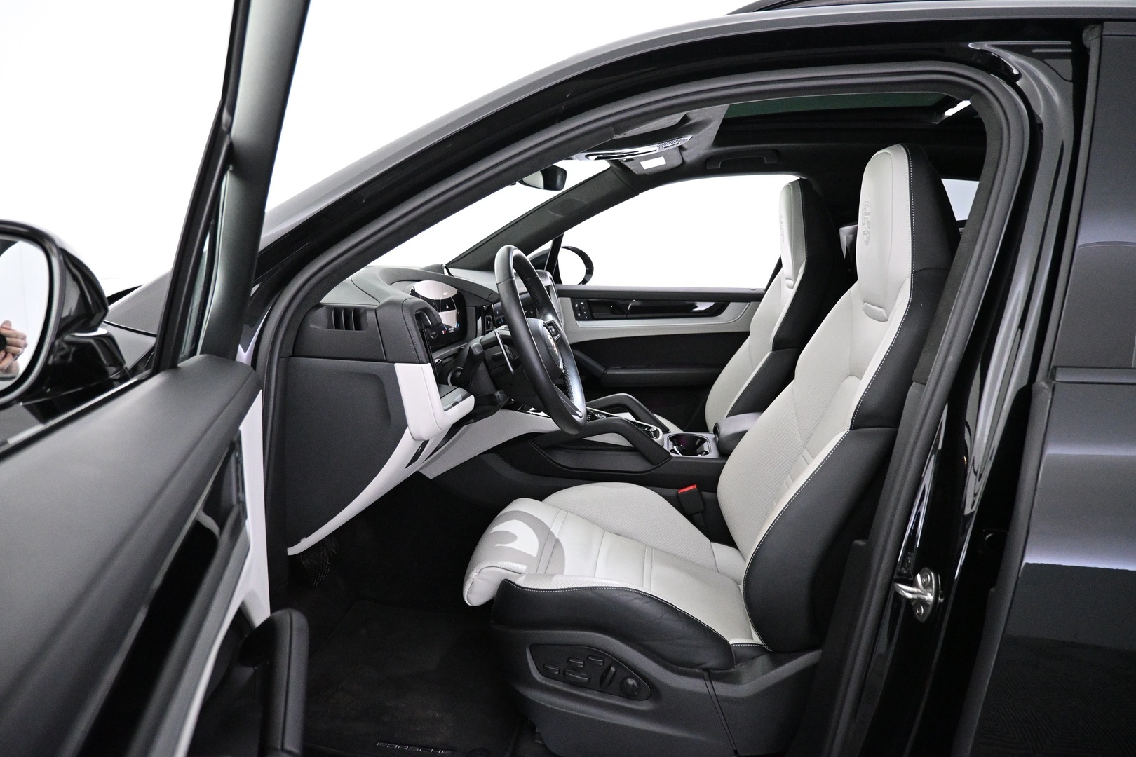 PORSCHE Cayenne 2024
