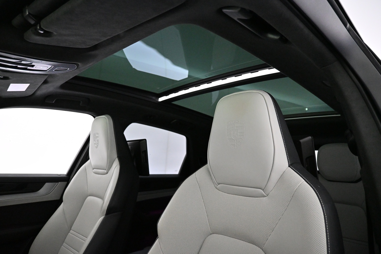 PORSCHE Cayenne 2024