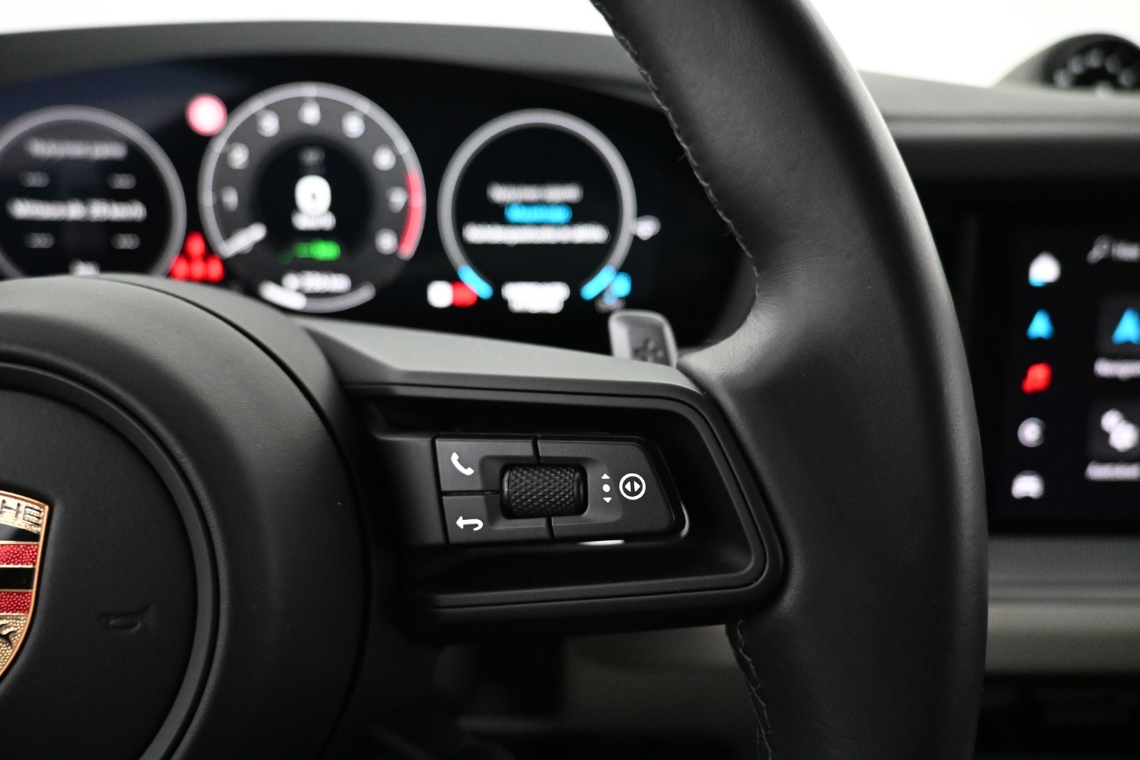 PORSCHE Cayenne 2024