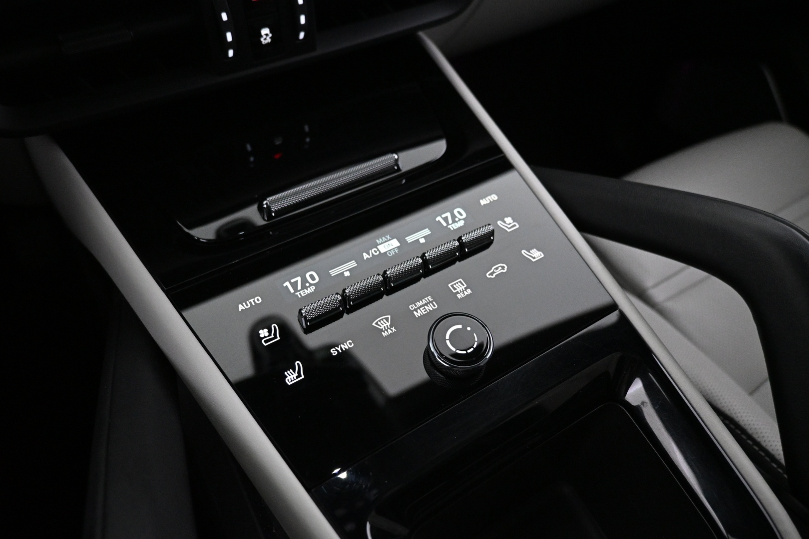 PORSCHE Cayenne 2024