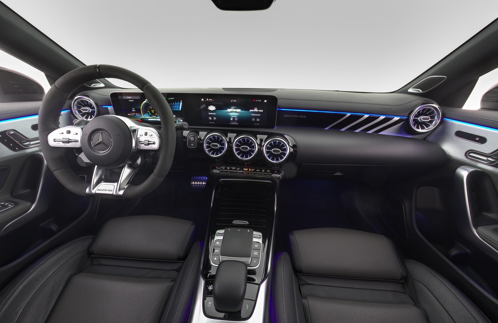 MERCEDES-BENZ CLA 45 AMG 2020
