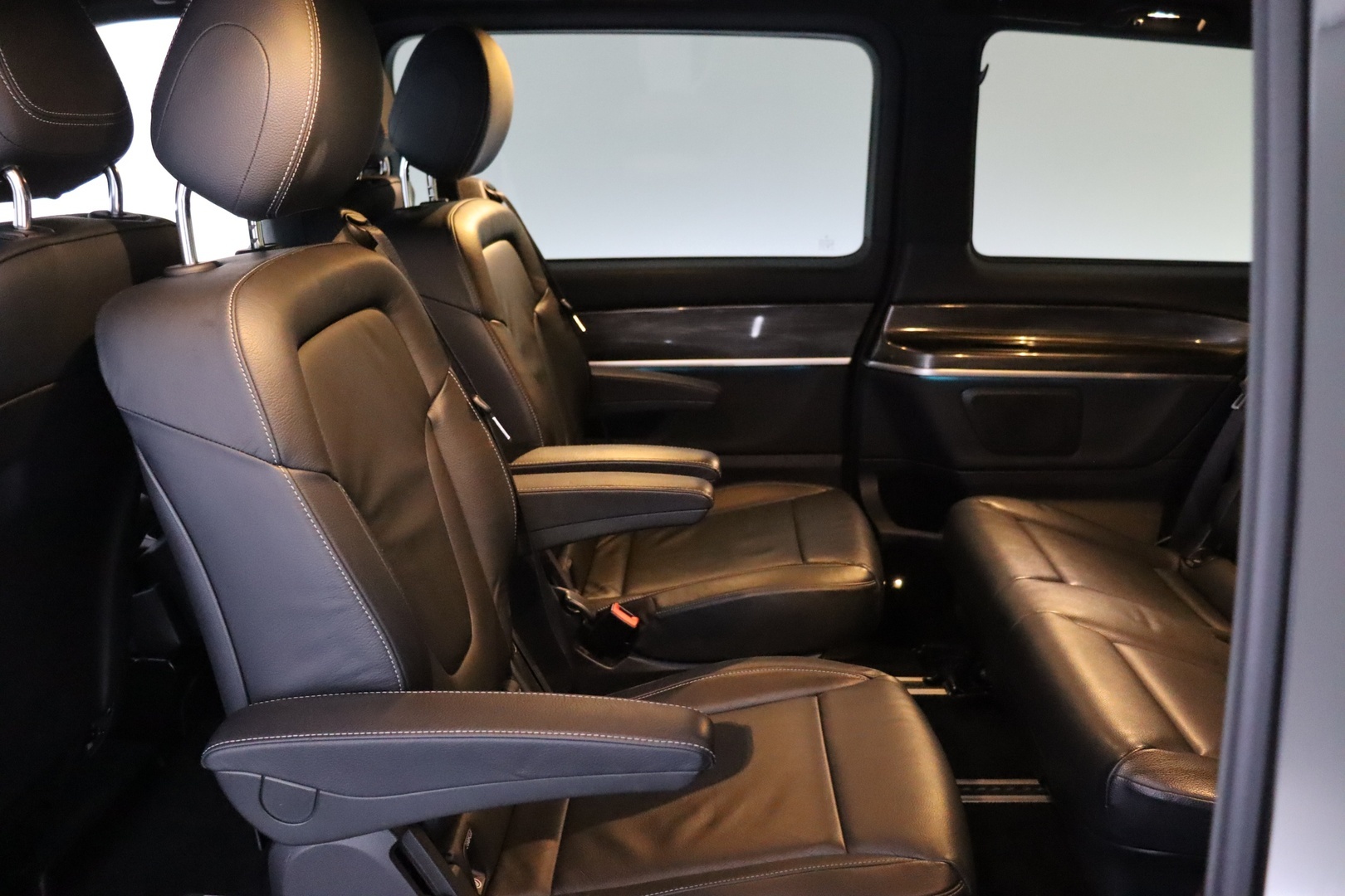 MERCEDES-BENZ EQV 2021