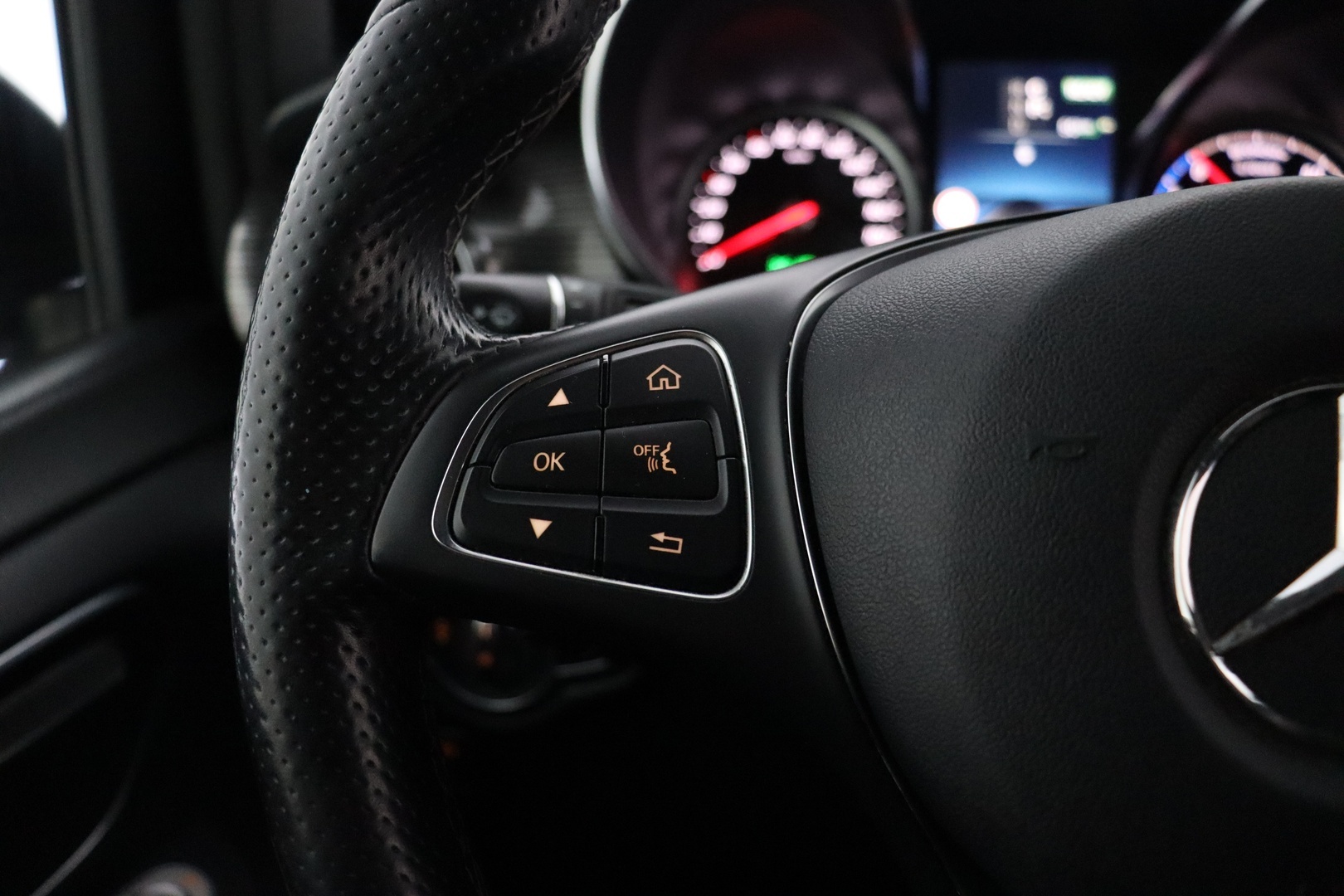 MERCEDES-BENZ EQV 2021