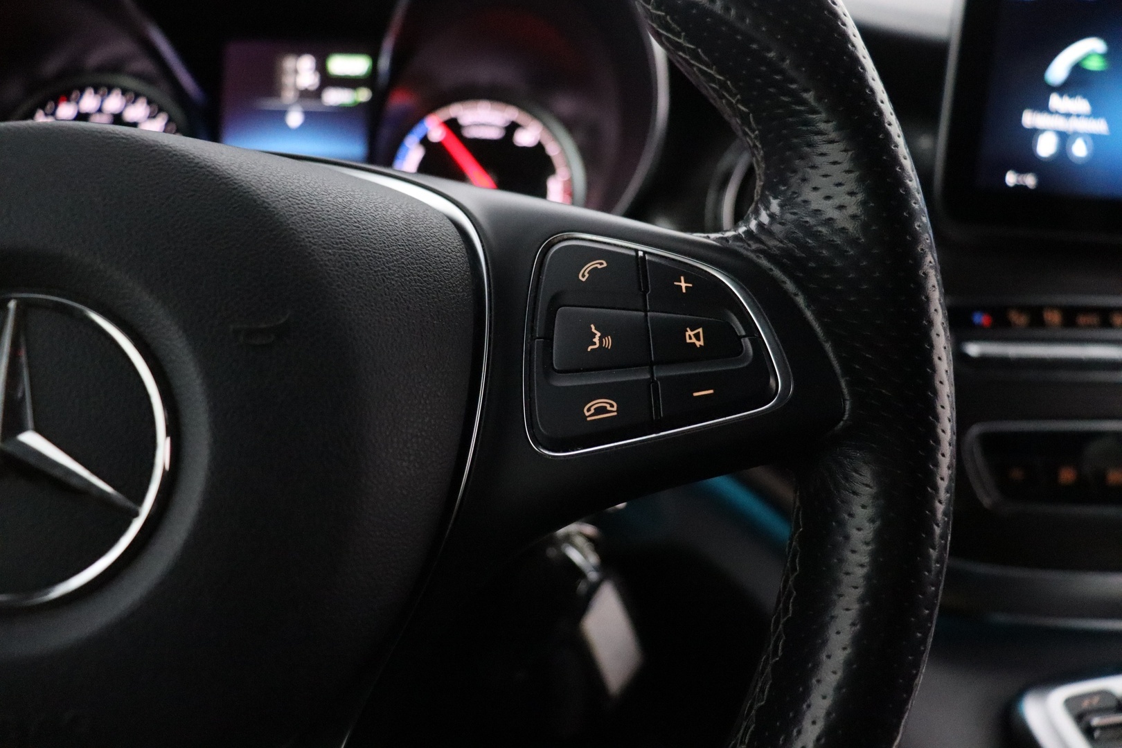 MERCEDES-BENZ EQV 2021