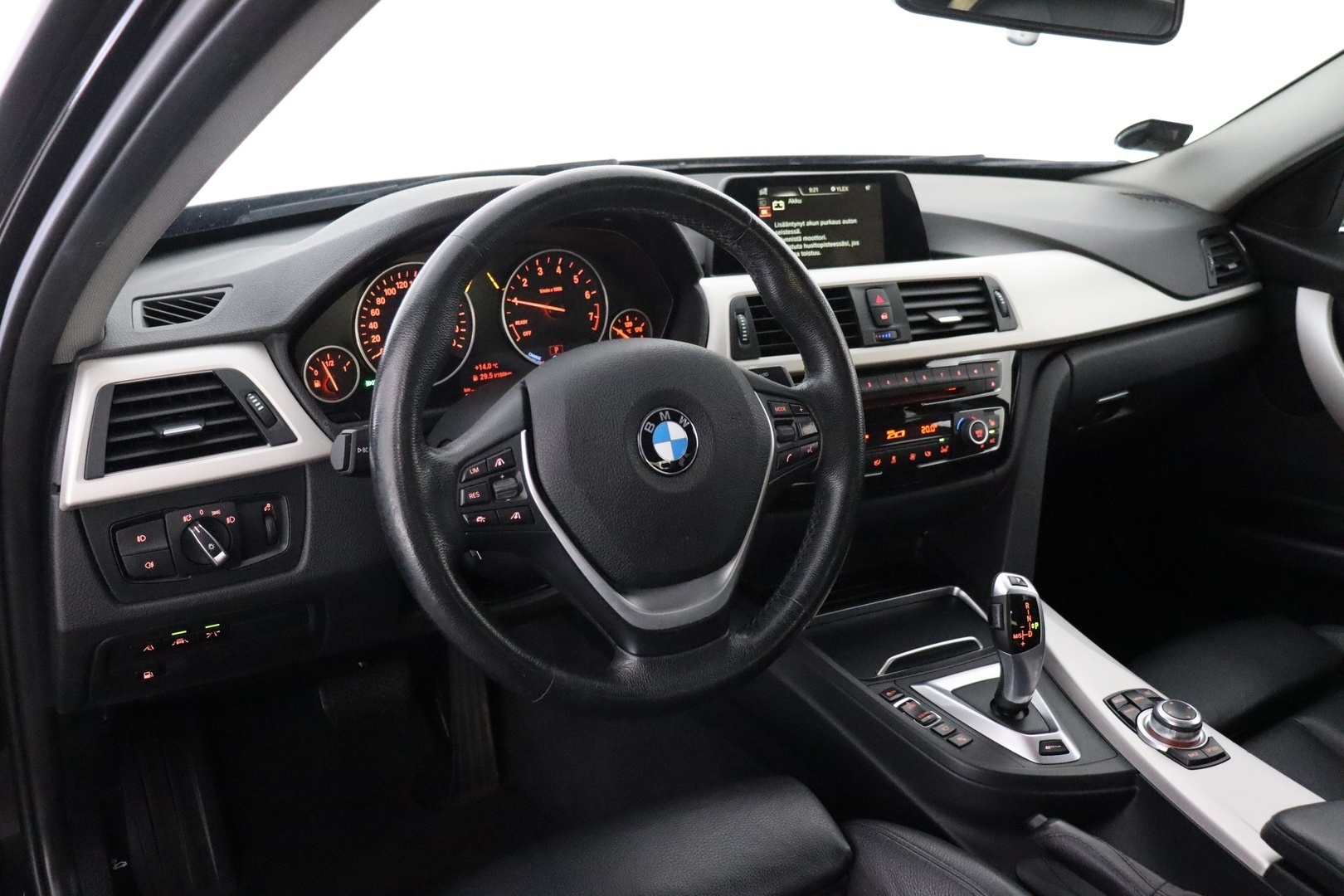 BMW 330 2017