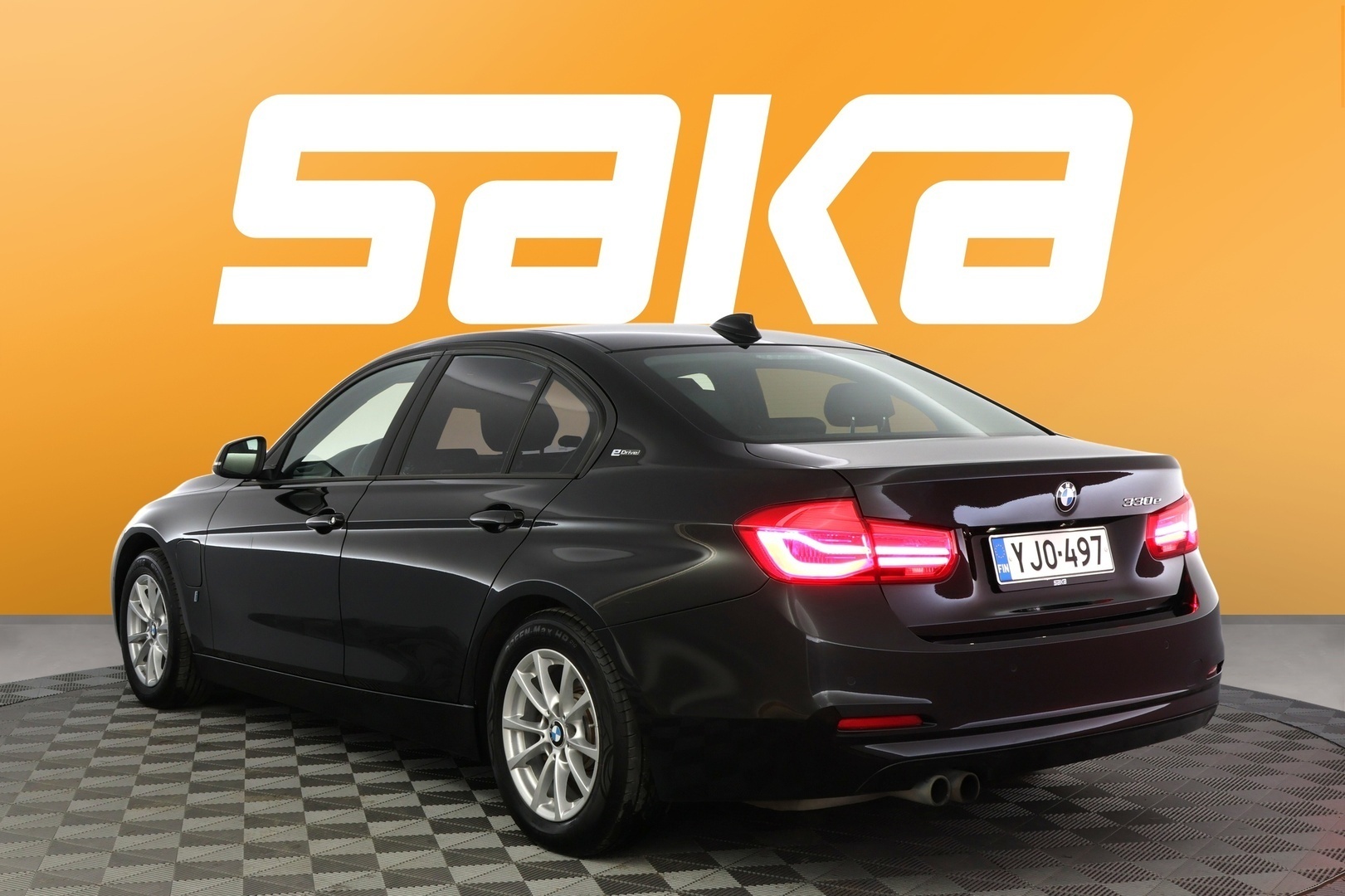 BMW 330 2017
