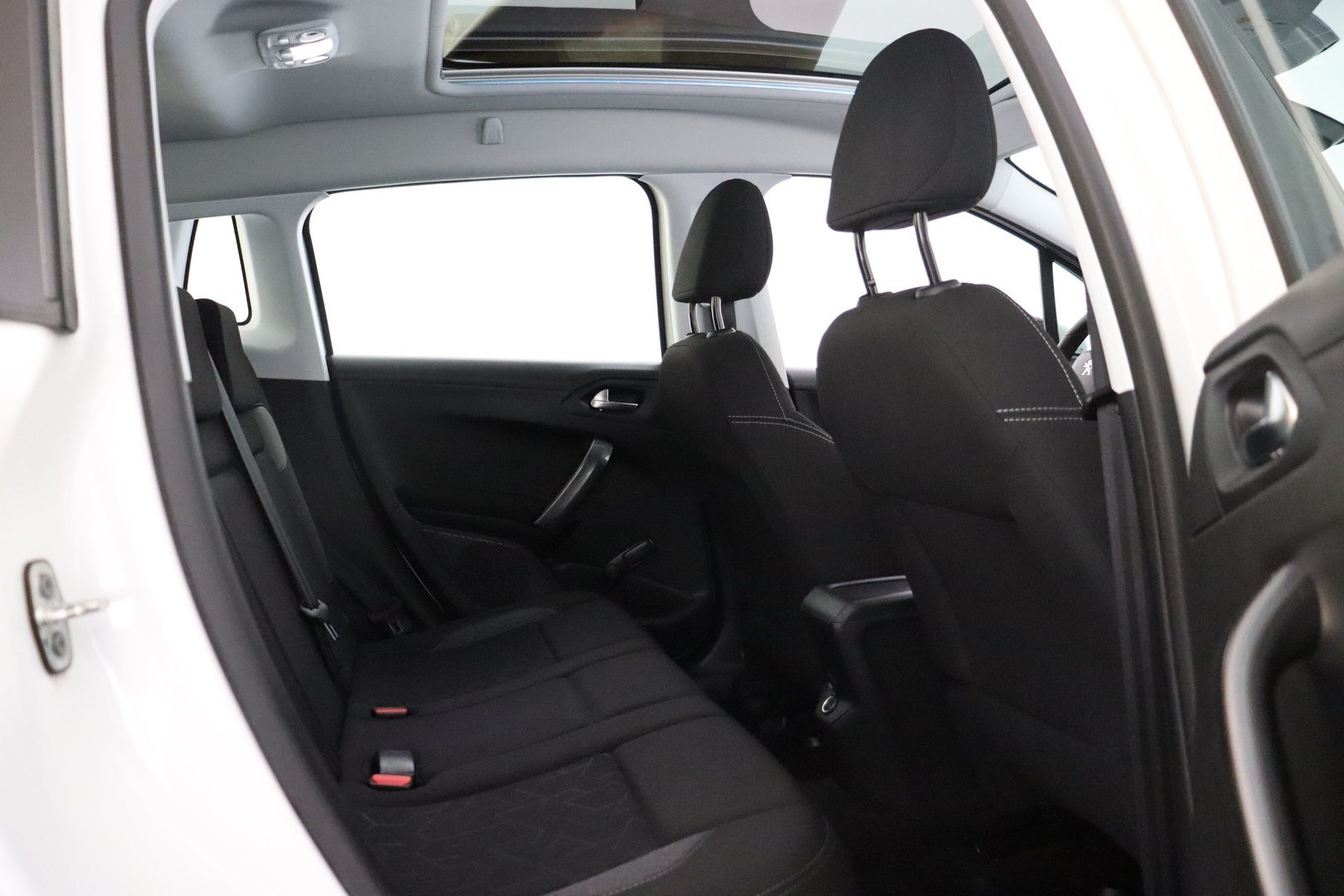 PEUGEOT 2008 2018