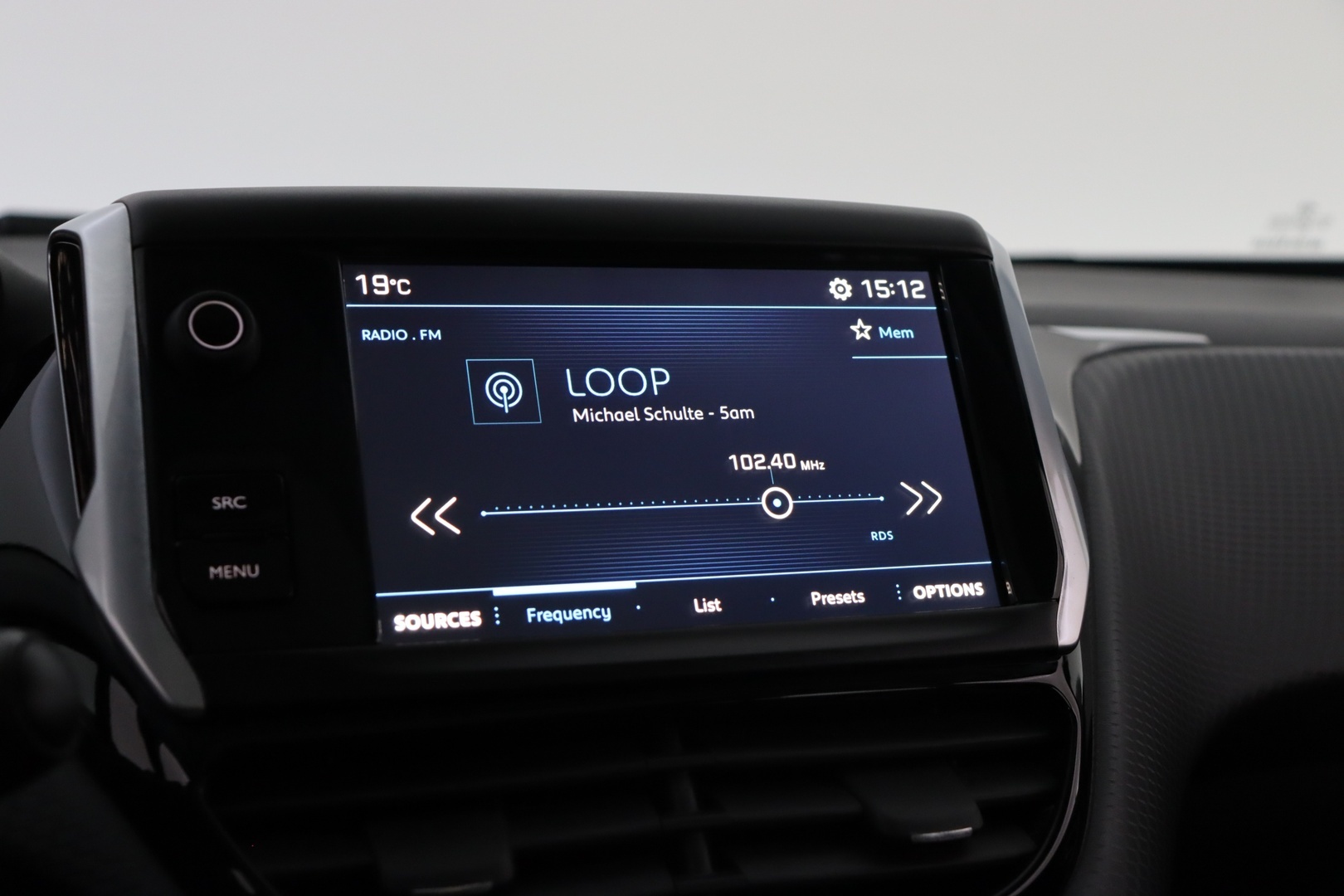 PEUGEOT 2008 2018