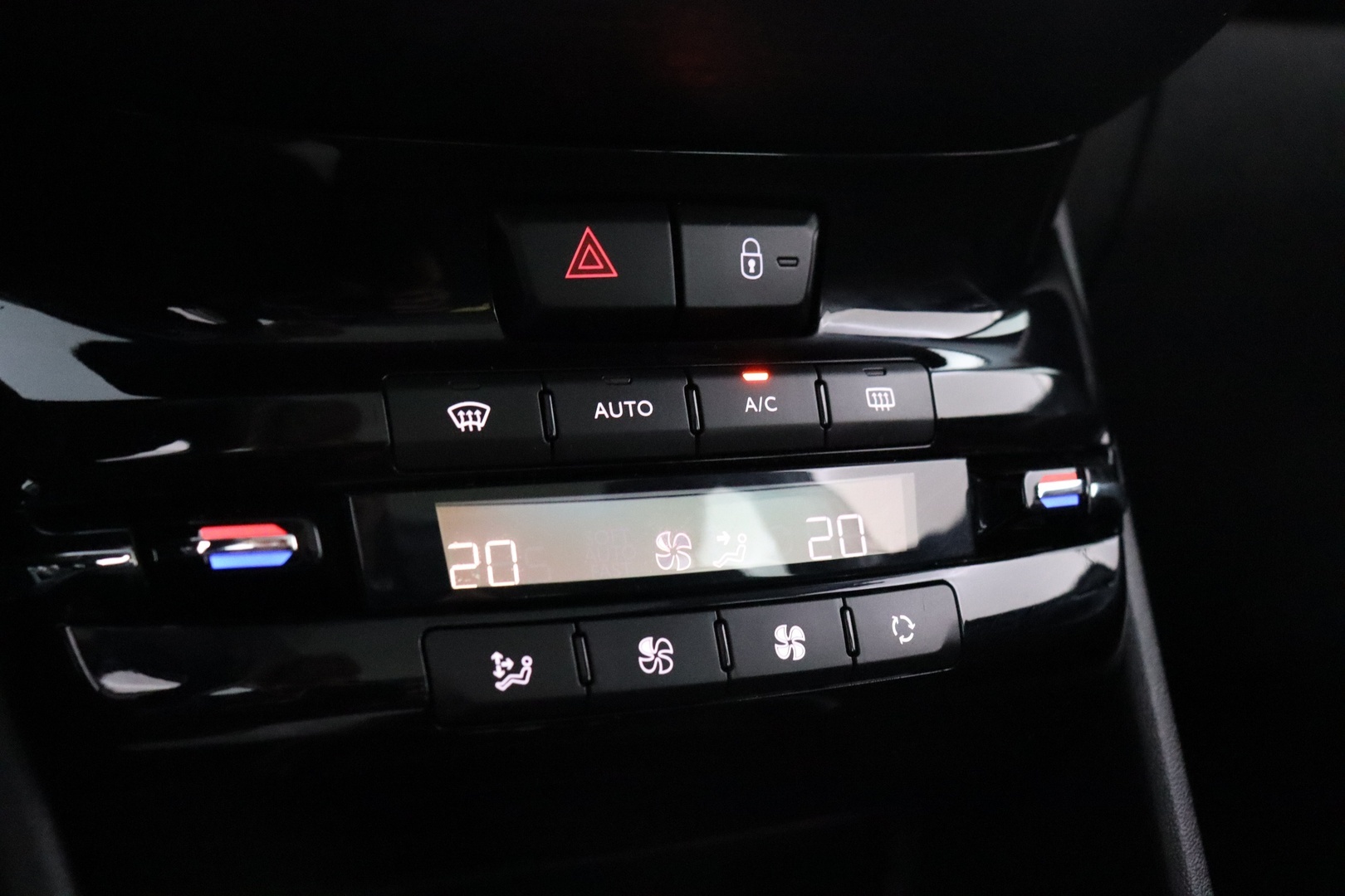 PEUGEOT 2008 2018
