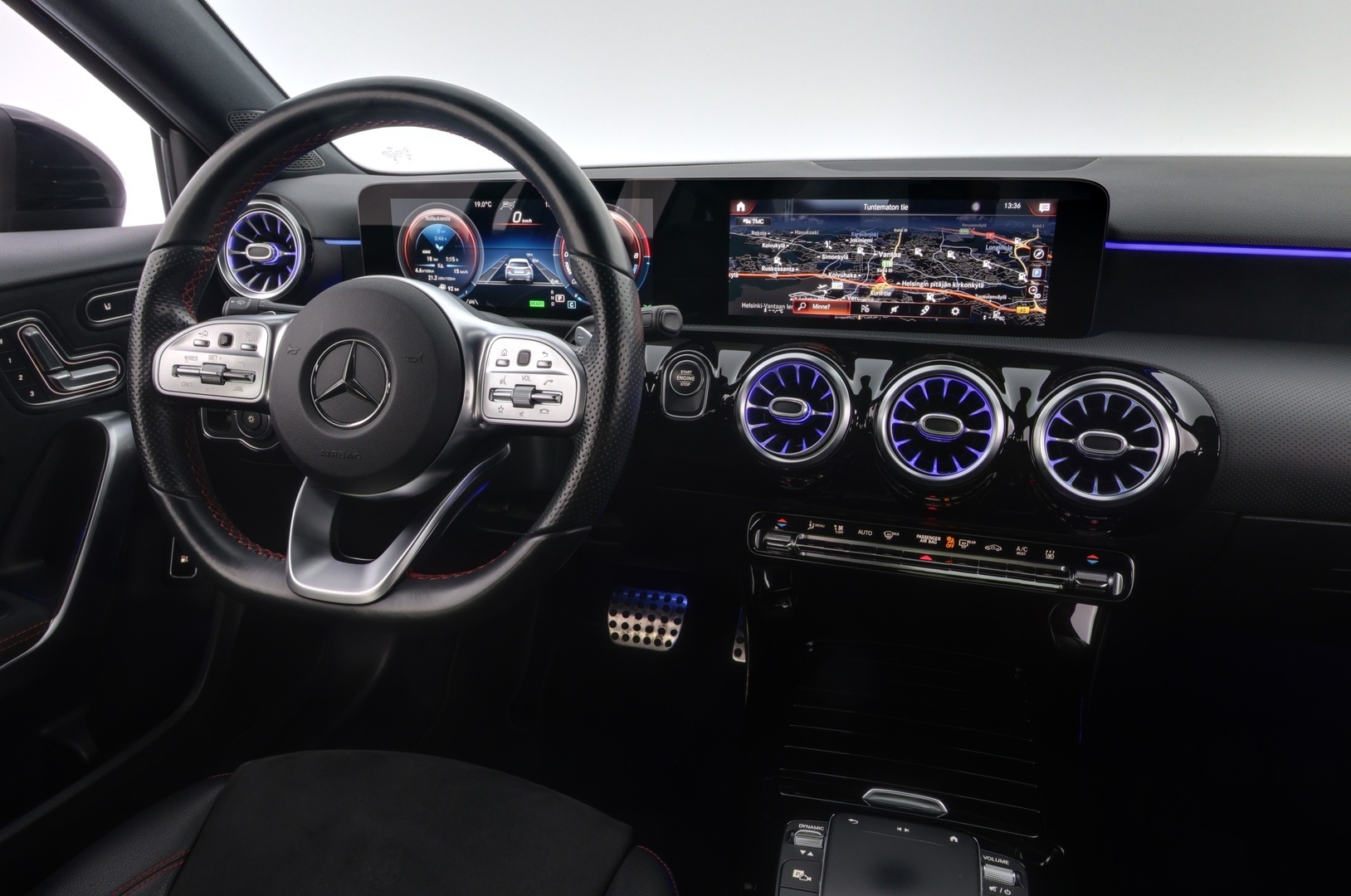 MERCEDES-BENZ A 2021