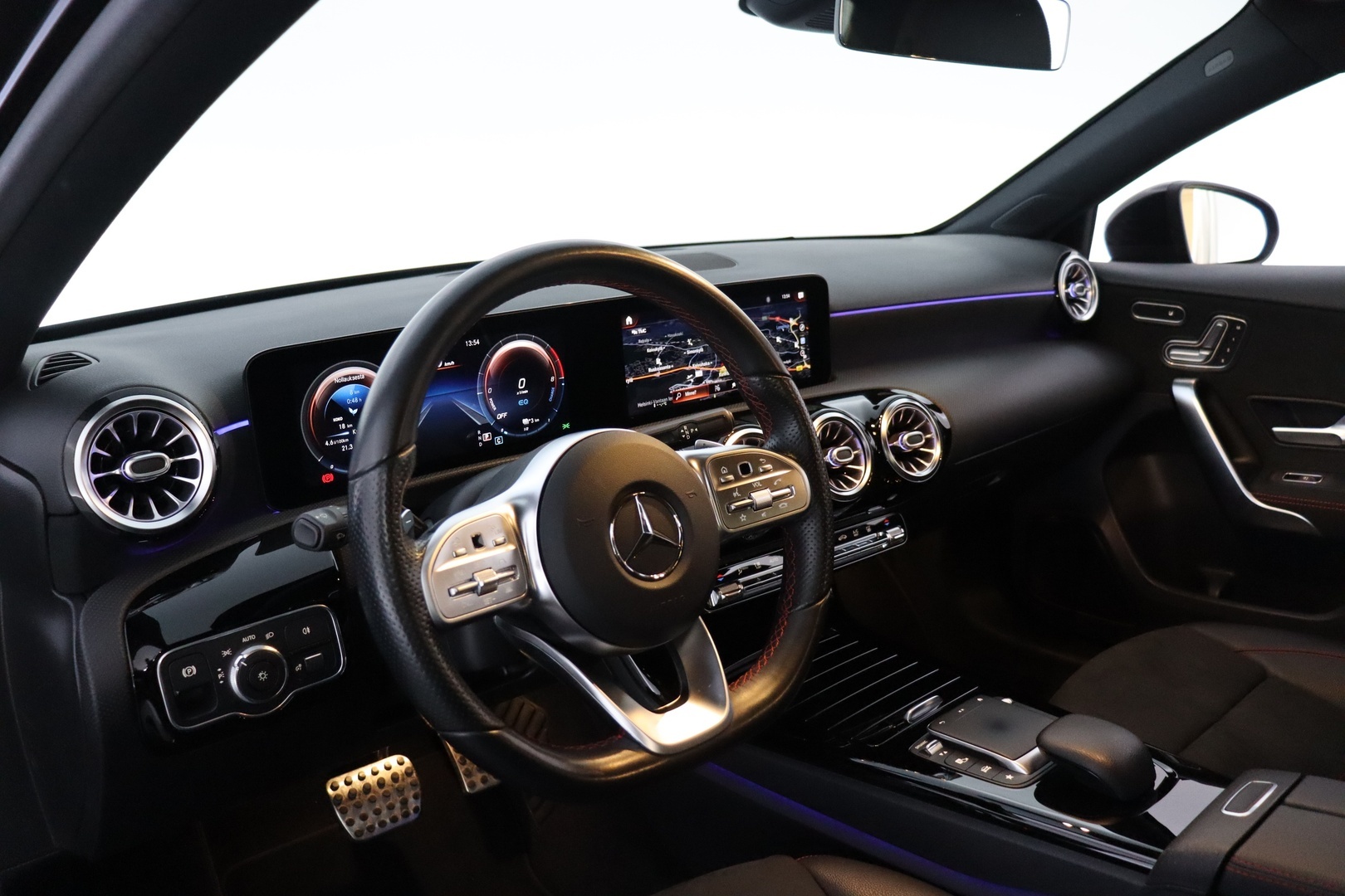 MERCEDES-BENZ A 2021