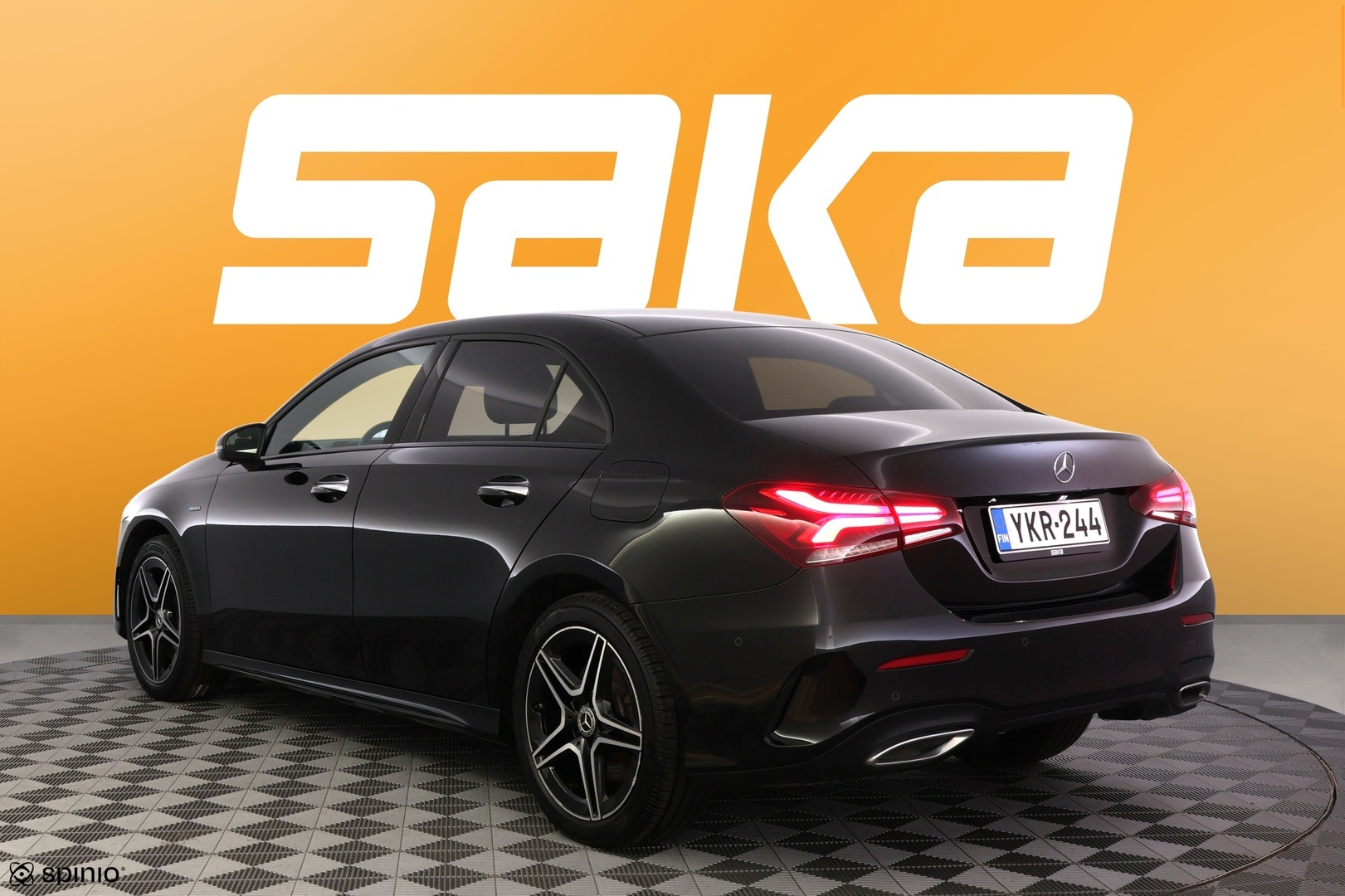 MERCEDES-BENZ A 2021