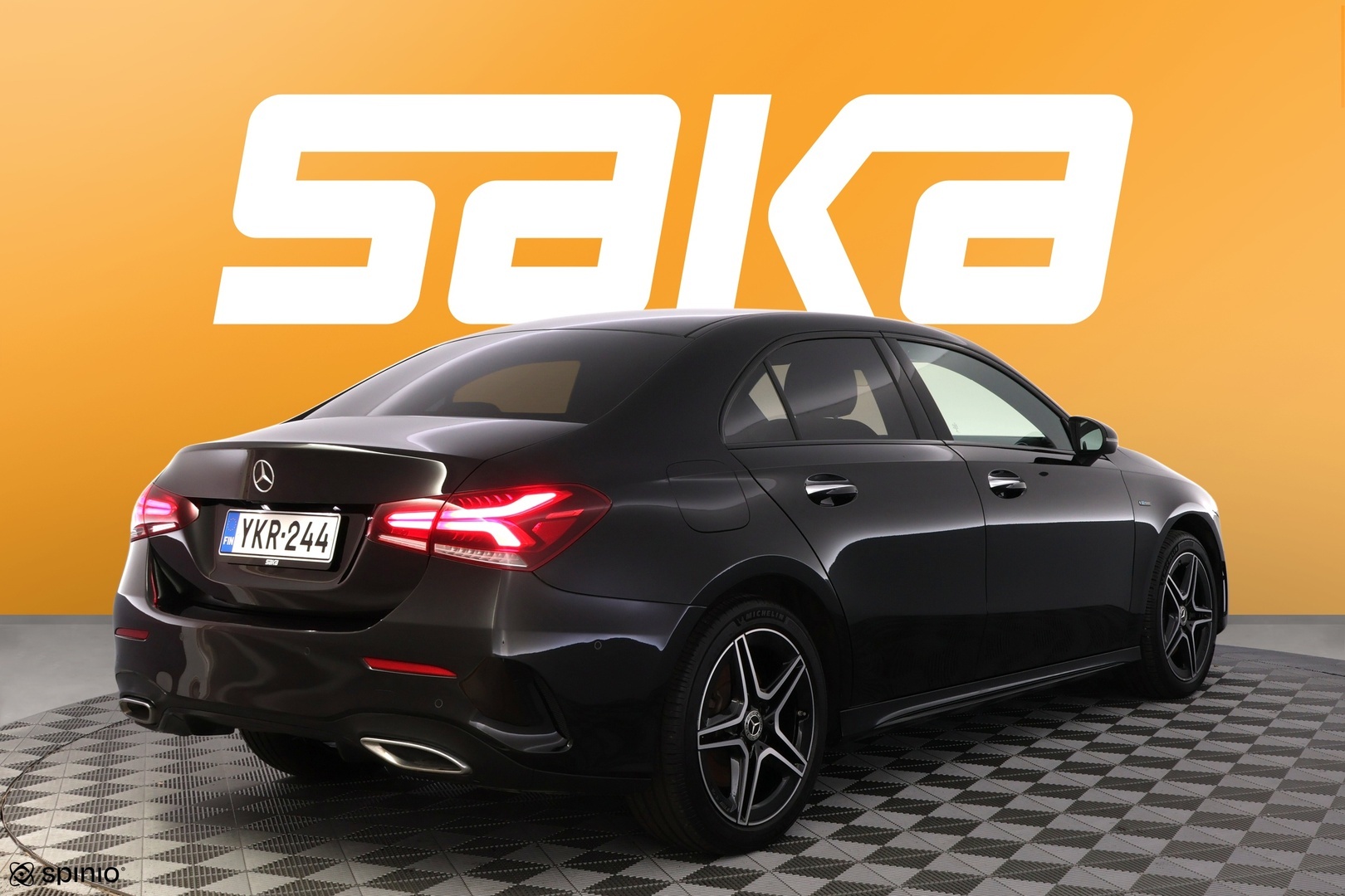 MERCEDES-BENZ A 2021