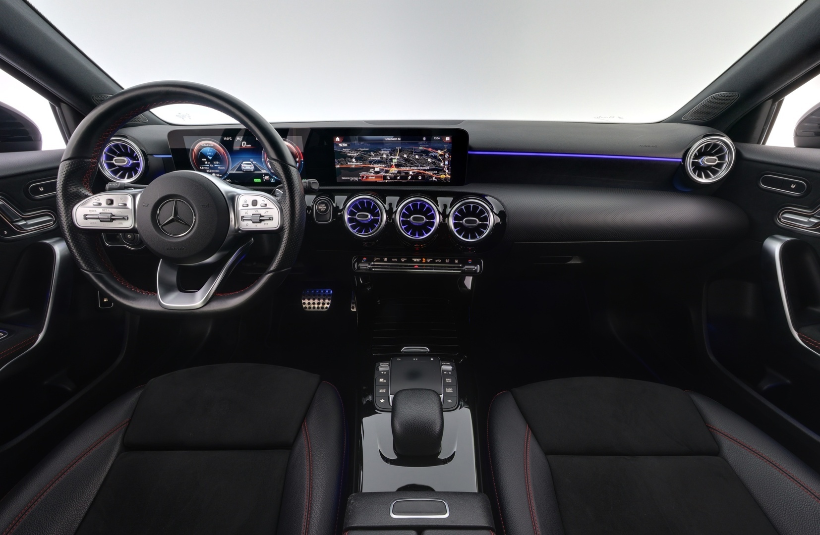 MERCEDES-BENZ A 2021