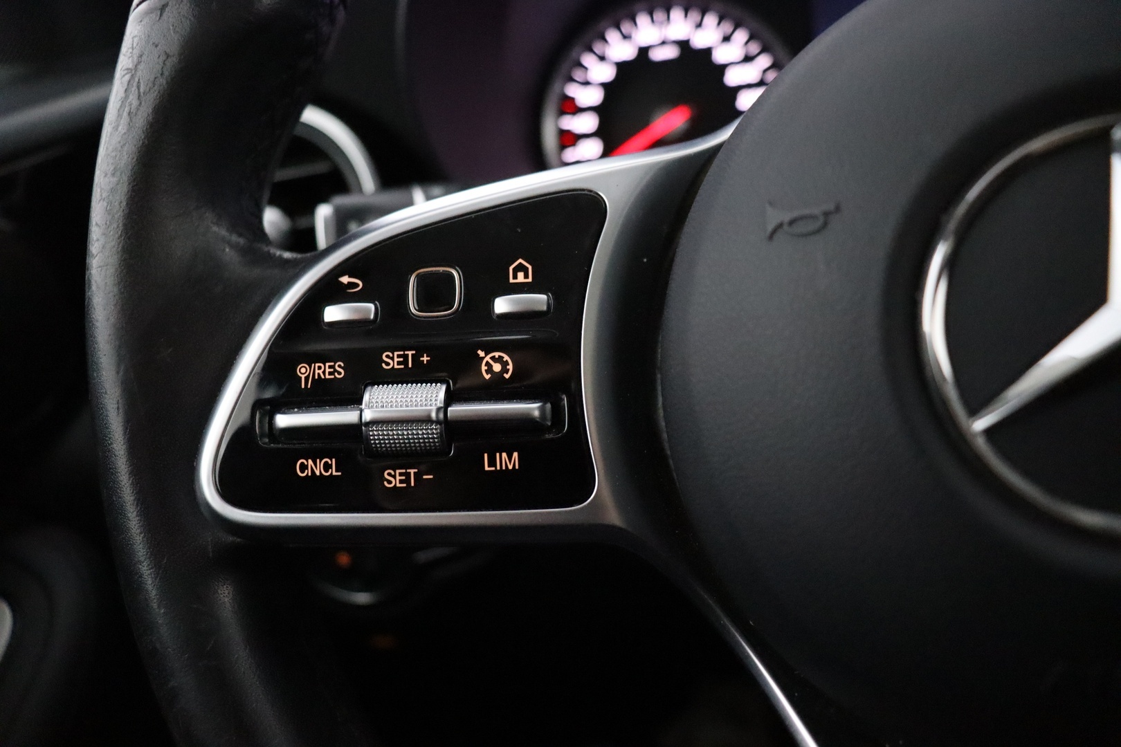 MERCEDES-BENZ GLC 2021