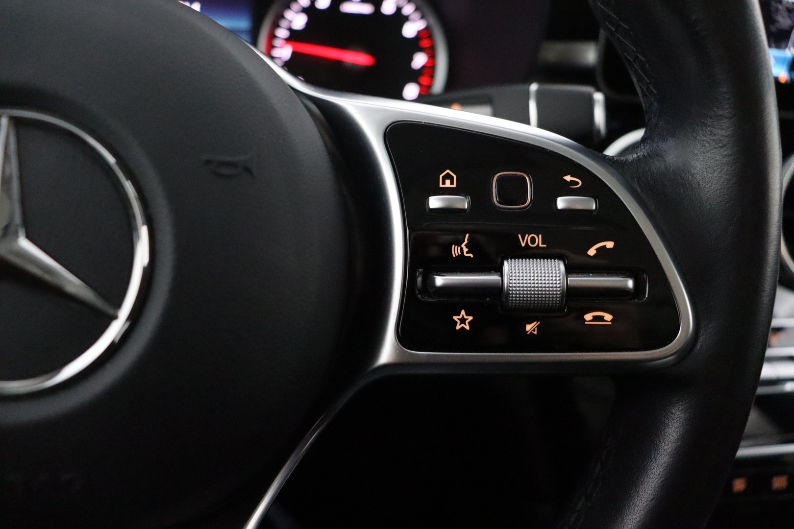 MERCEDES-BENZ GLC 2021