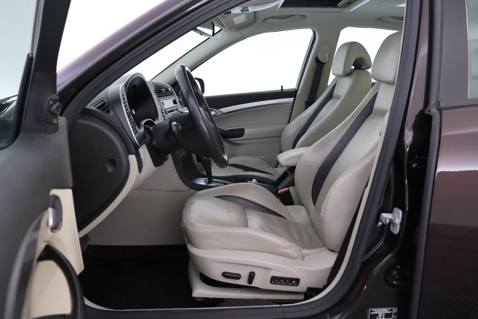 SAAB 9-3 2011