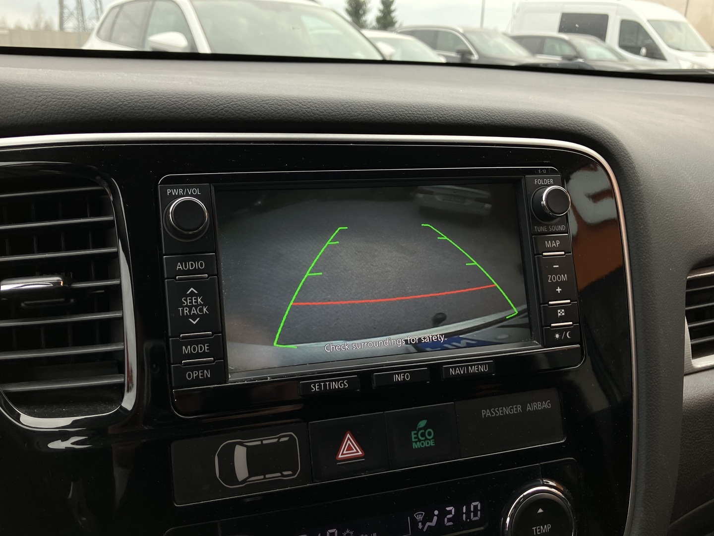 MITSUBISHI Outlander PHEV 2015