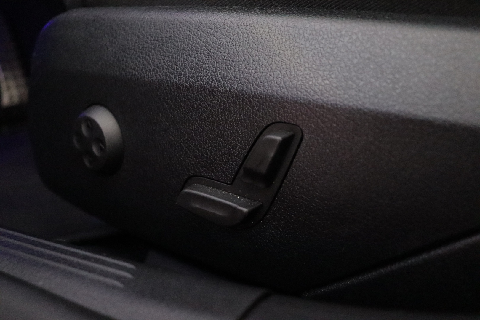 MERCEDES-BENZ C 2023