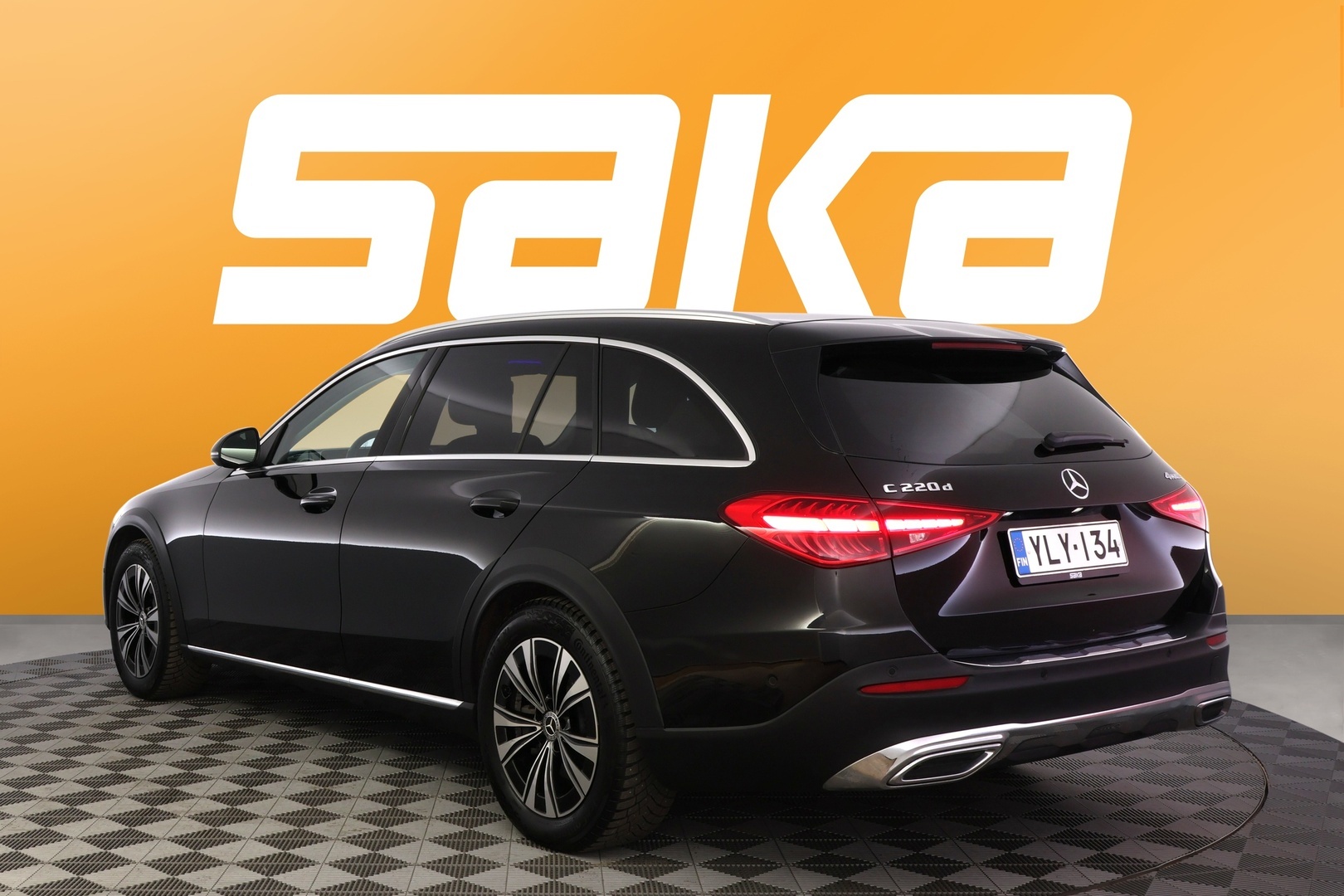 MERCEDES-BENZ C 2023