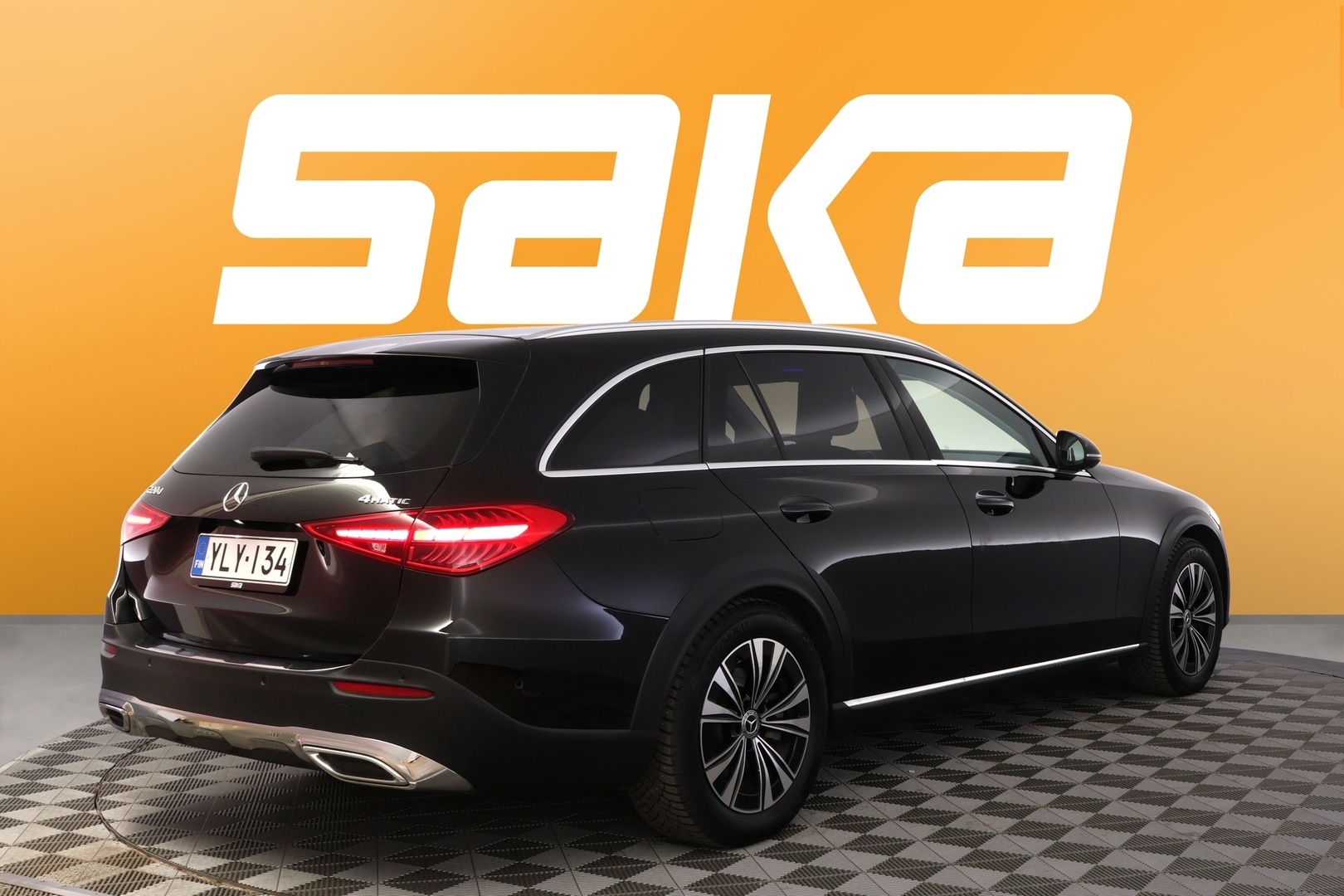 MERCEDES-BENZ C 2023