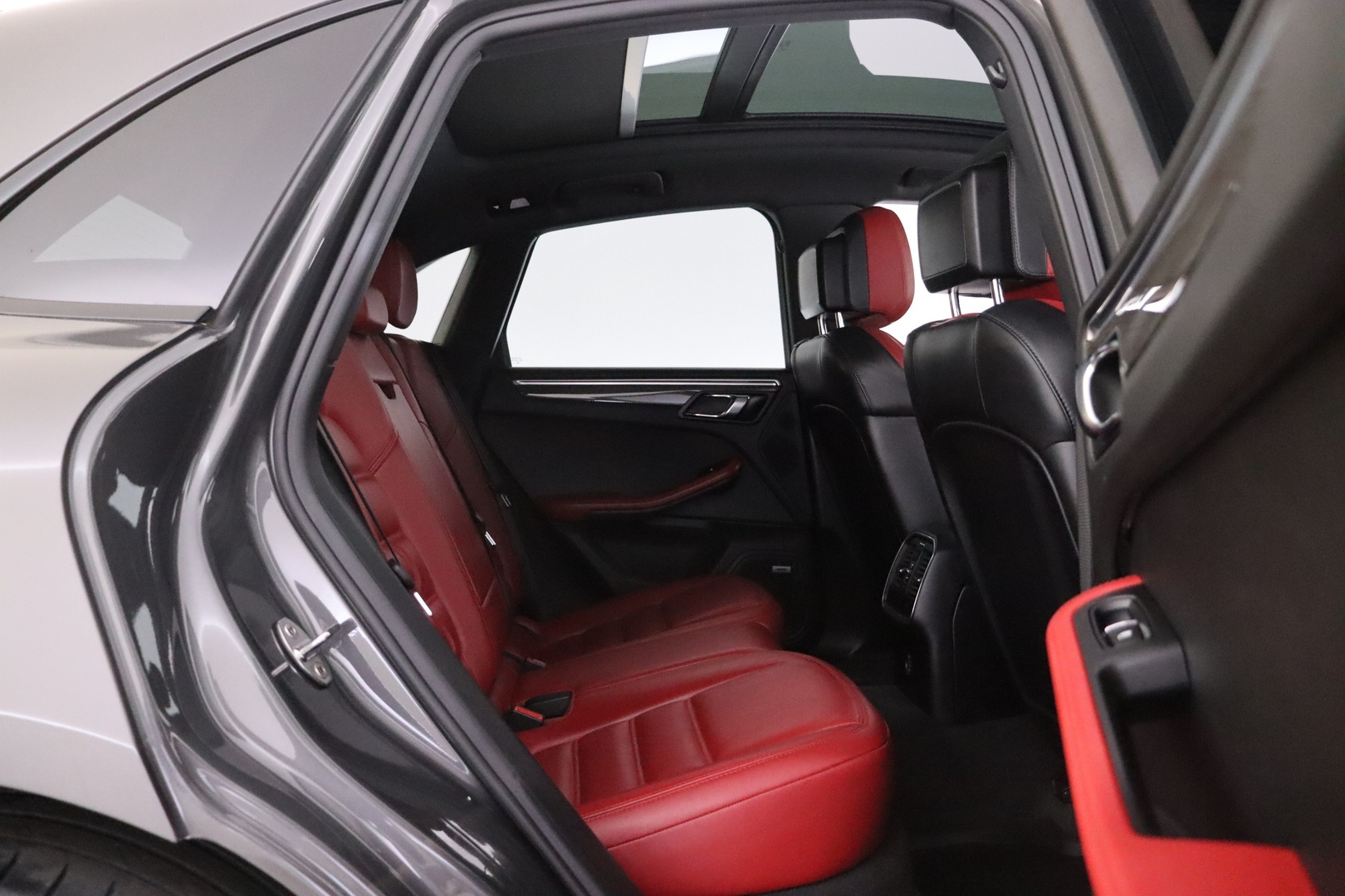 PORSCHE Macan 2018