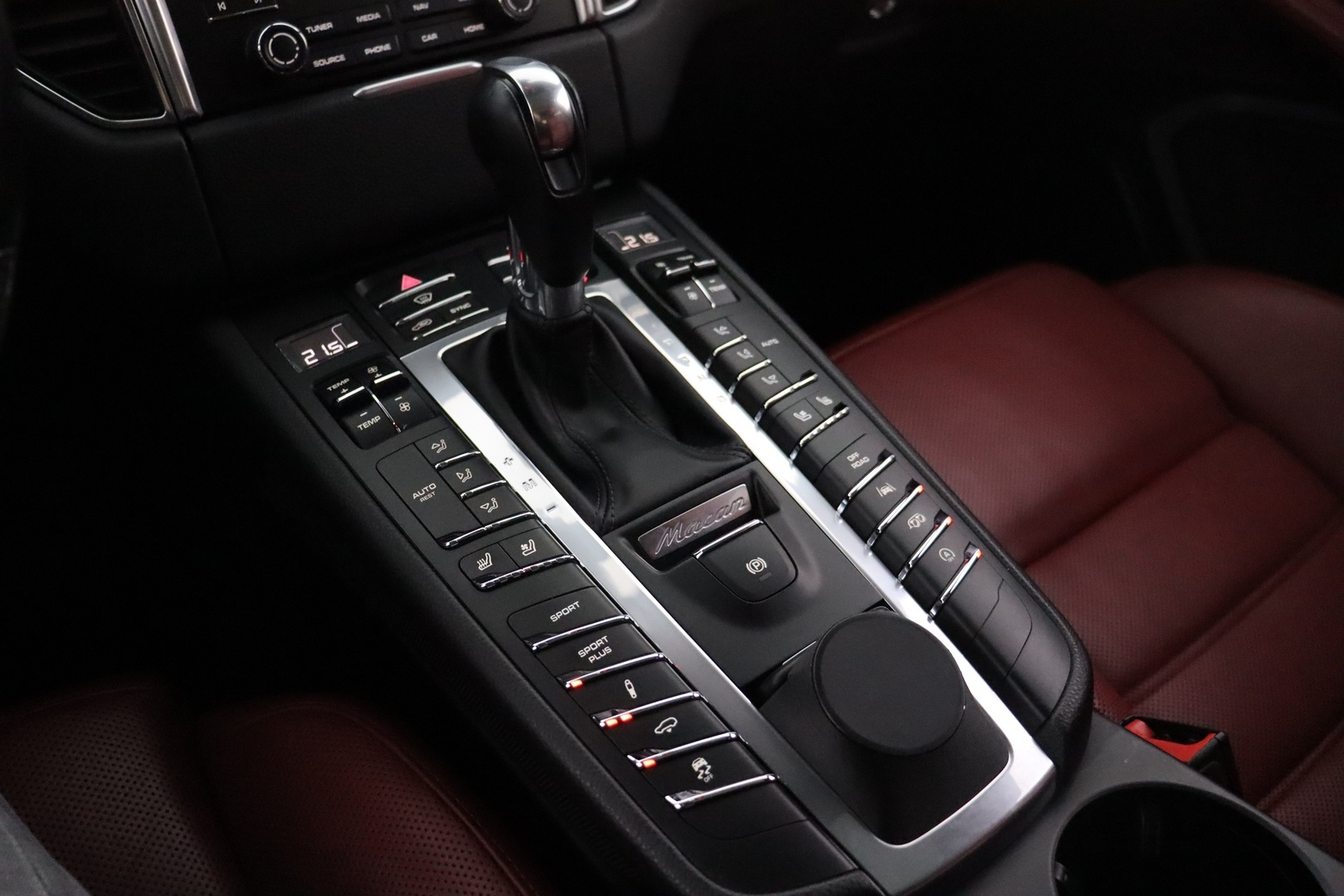 PORSCHE Macan 2018