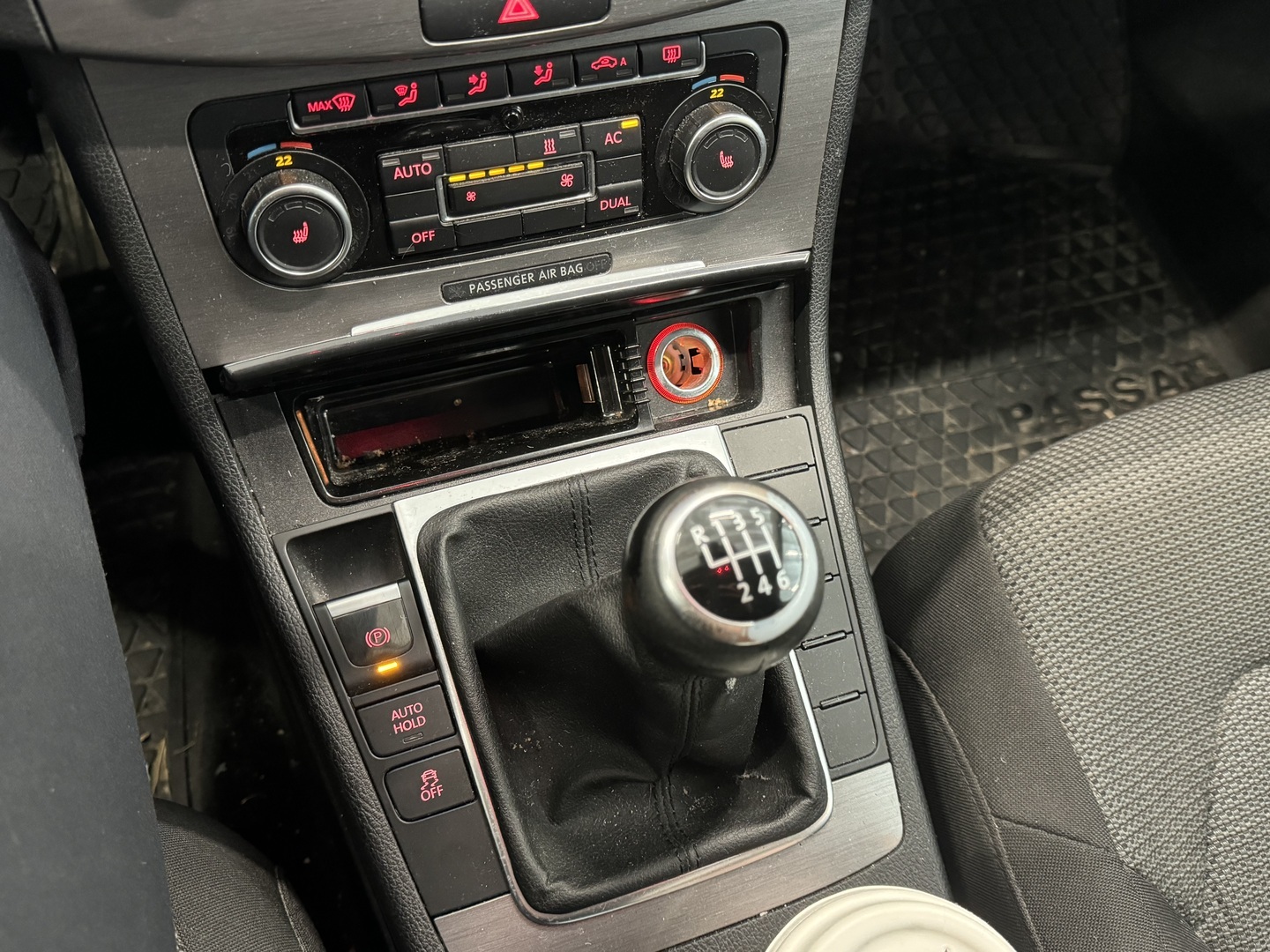 VOLKSWAGEN Passat 2012