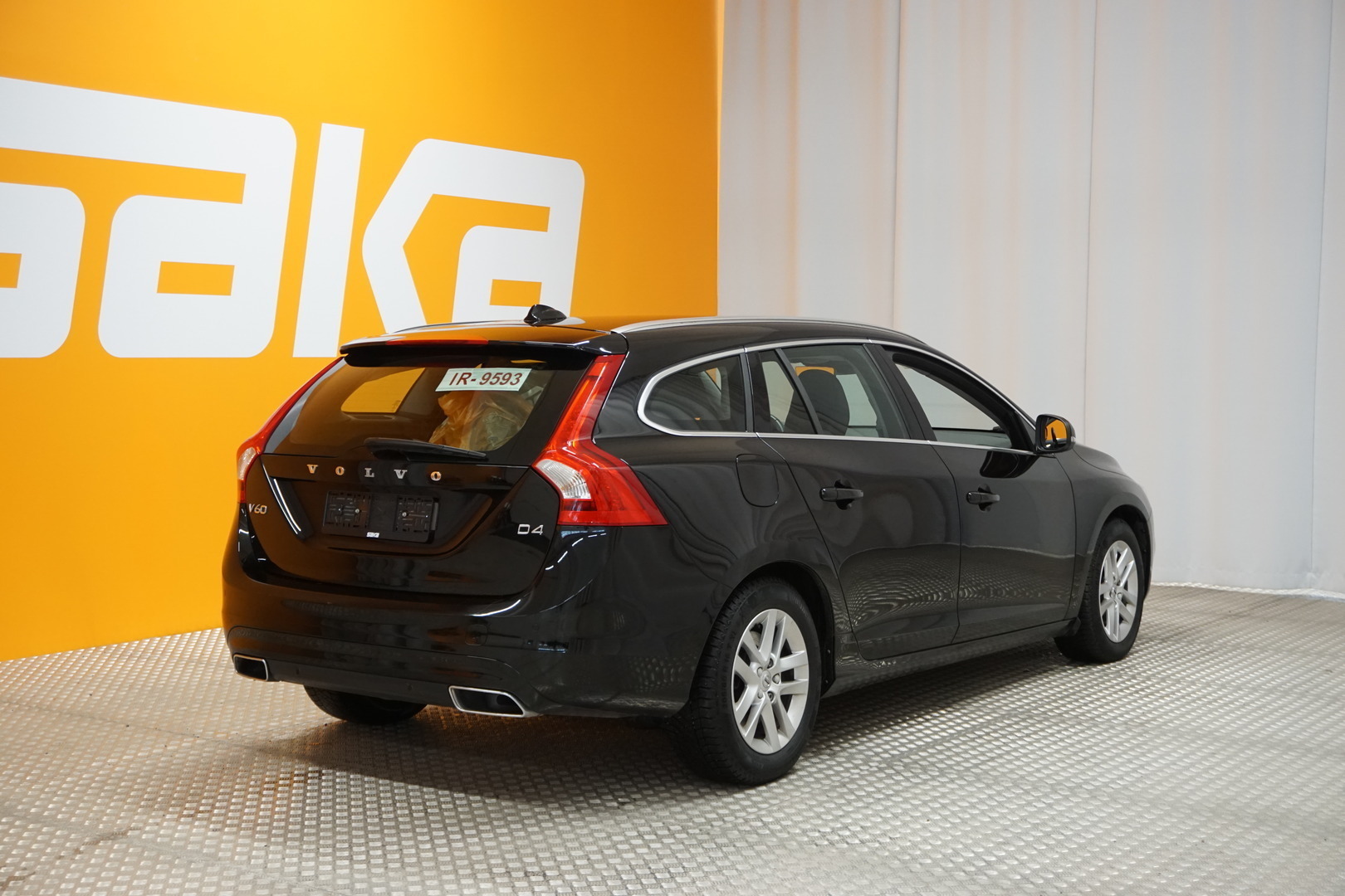 VOLVO V60 2016