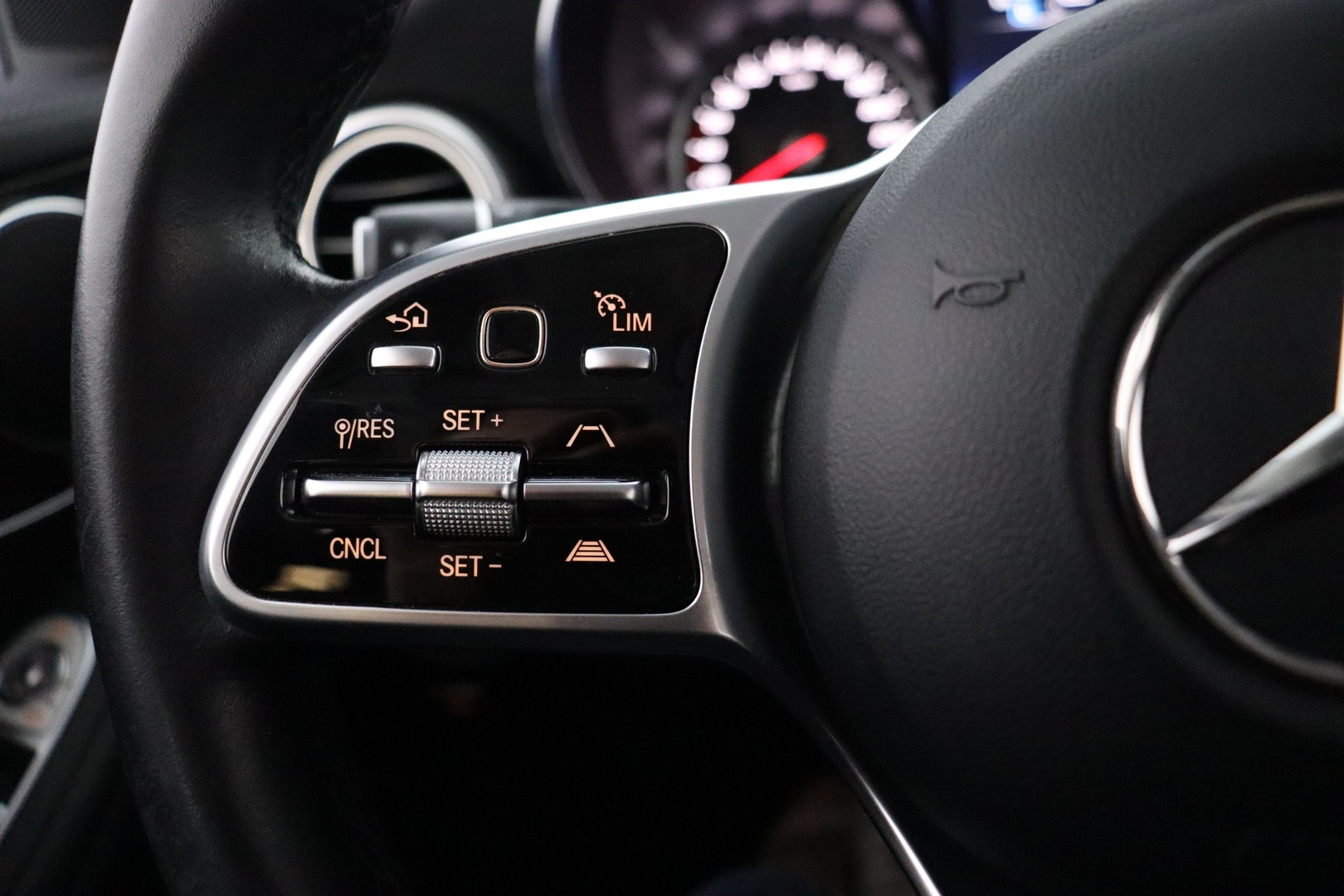 MERCEDES-BENZ GLC 2022