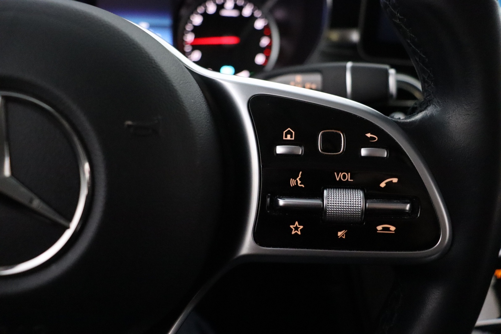 MERCEDES-BENZ GLC 2022