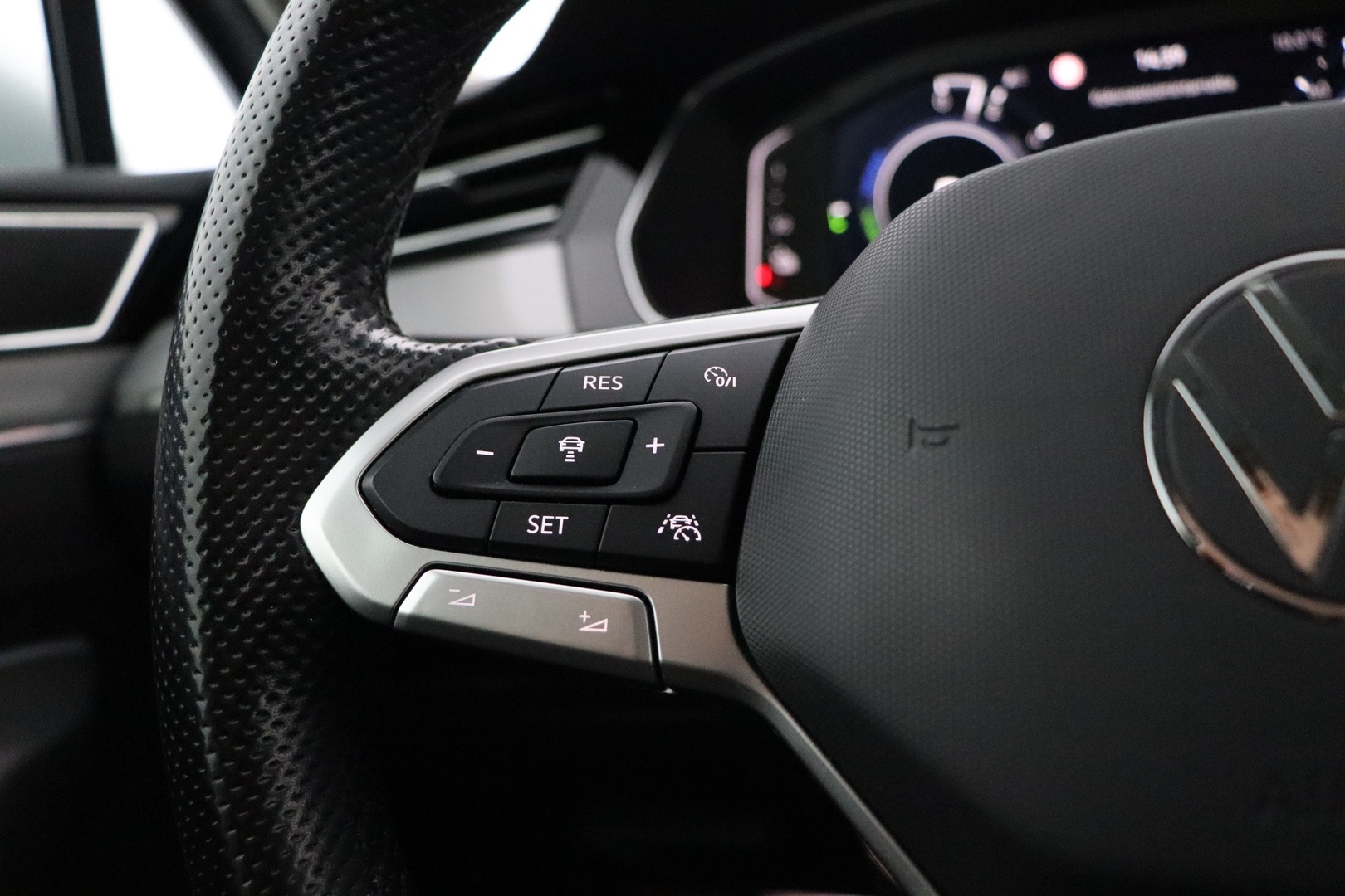 VOLKSWAGEN Passat 2021