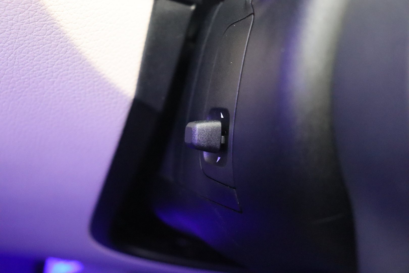 MERCEDES-BENZ GLC 2024