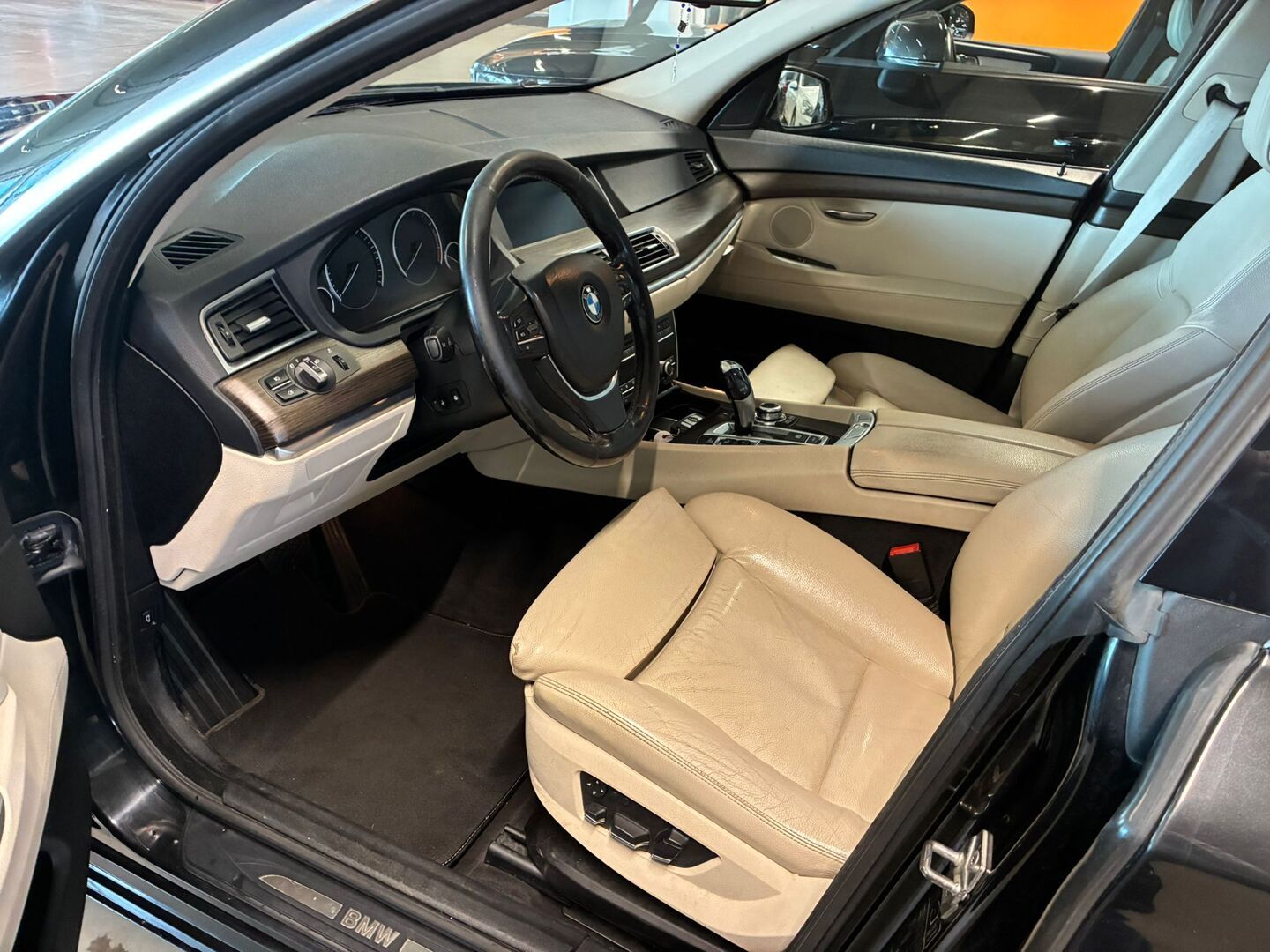 BMW 530 2010