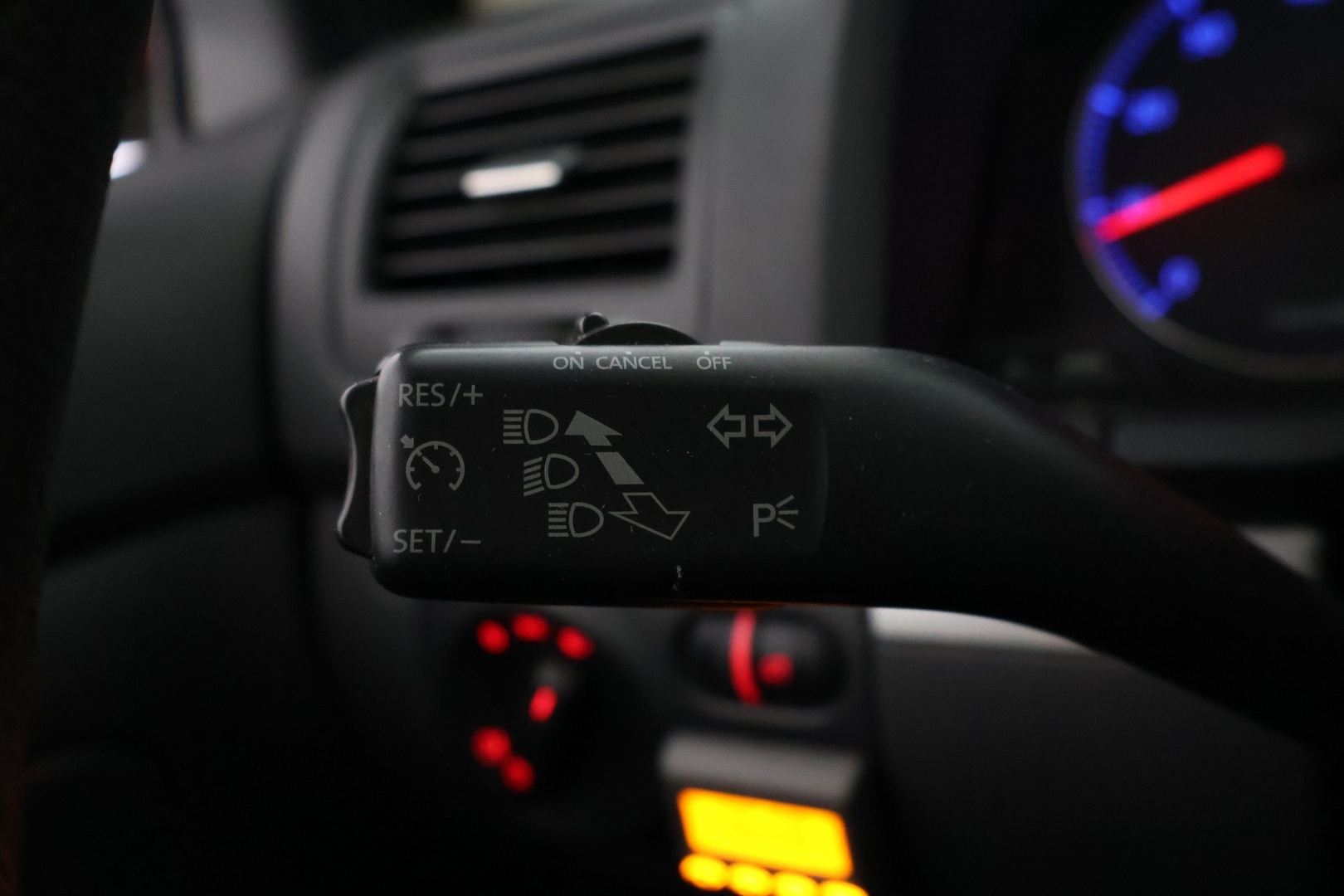 VOLKSWAGEN Golf 2008