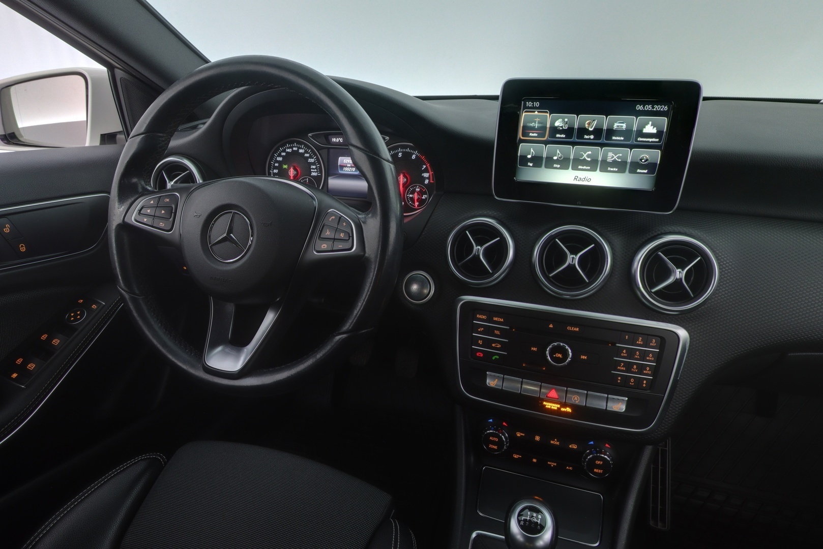 MERCEDES-BENZ A 2018