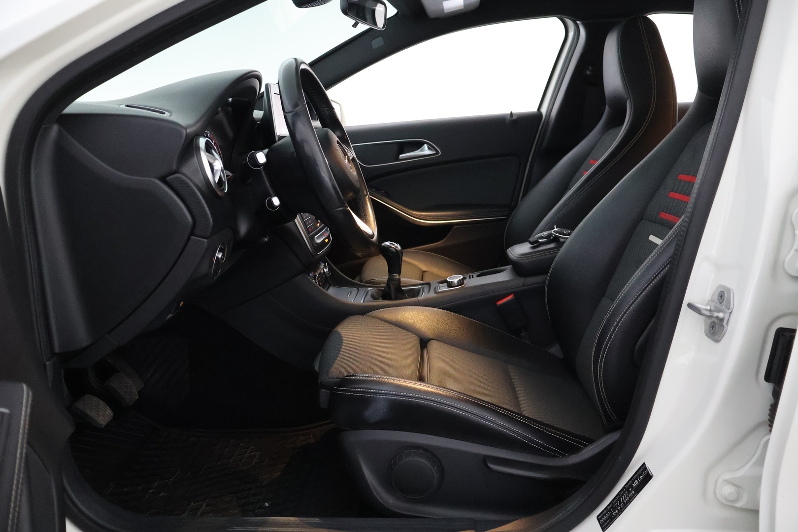 MERCEDES-BENZ A 2018